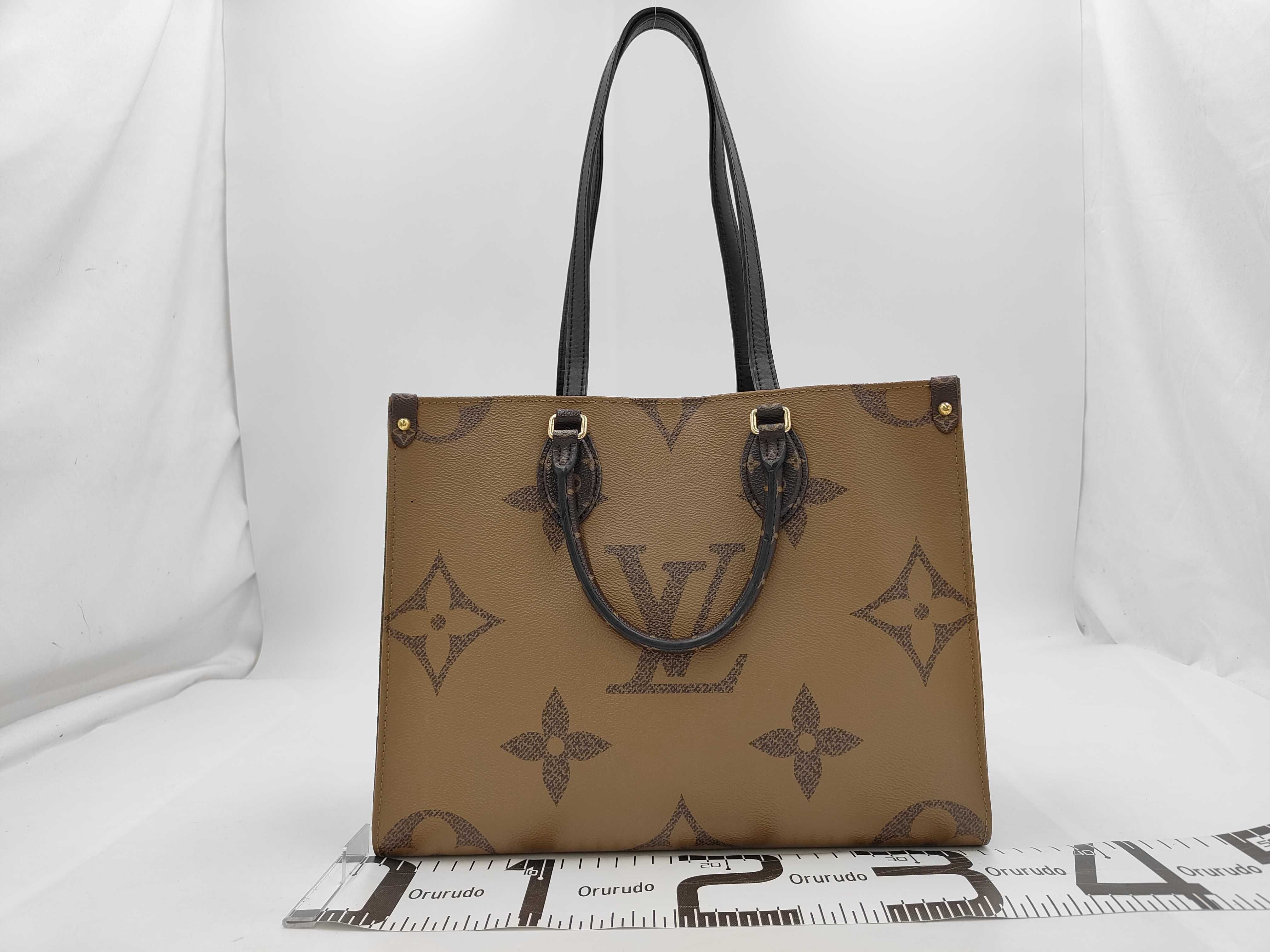 OnTheGo Medium M45321 Tote Bag — view 2