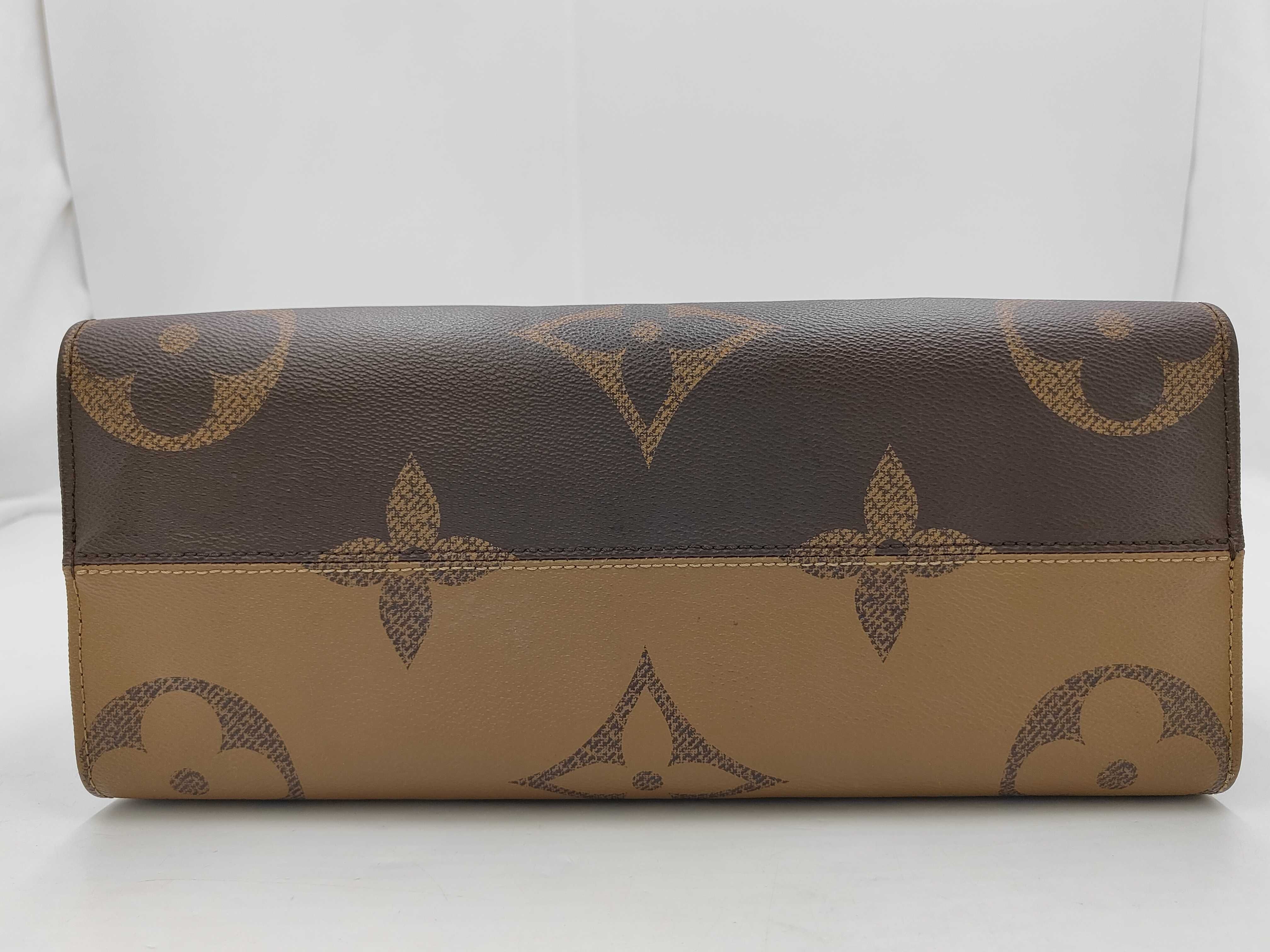 OnTheGo Medium M45321 Tote Bag — view 9