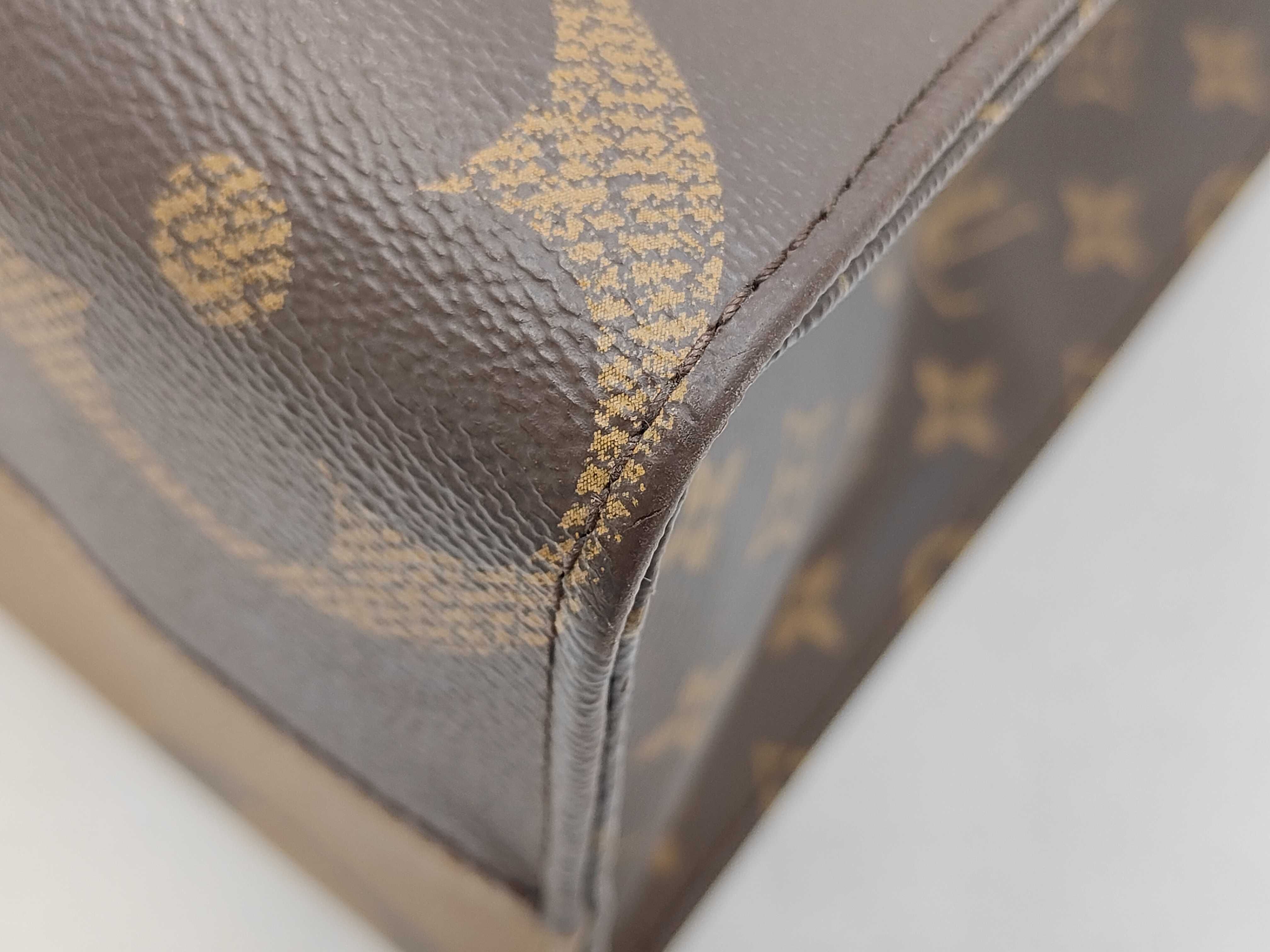 OnTheGo Medium M45321 Tote Bag — view 10