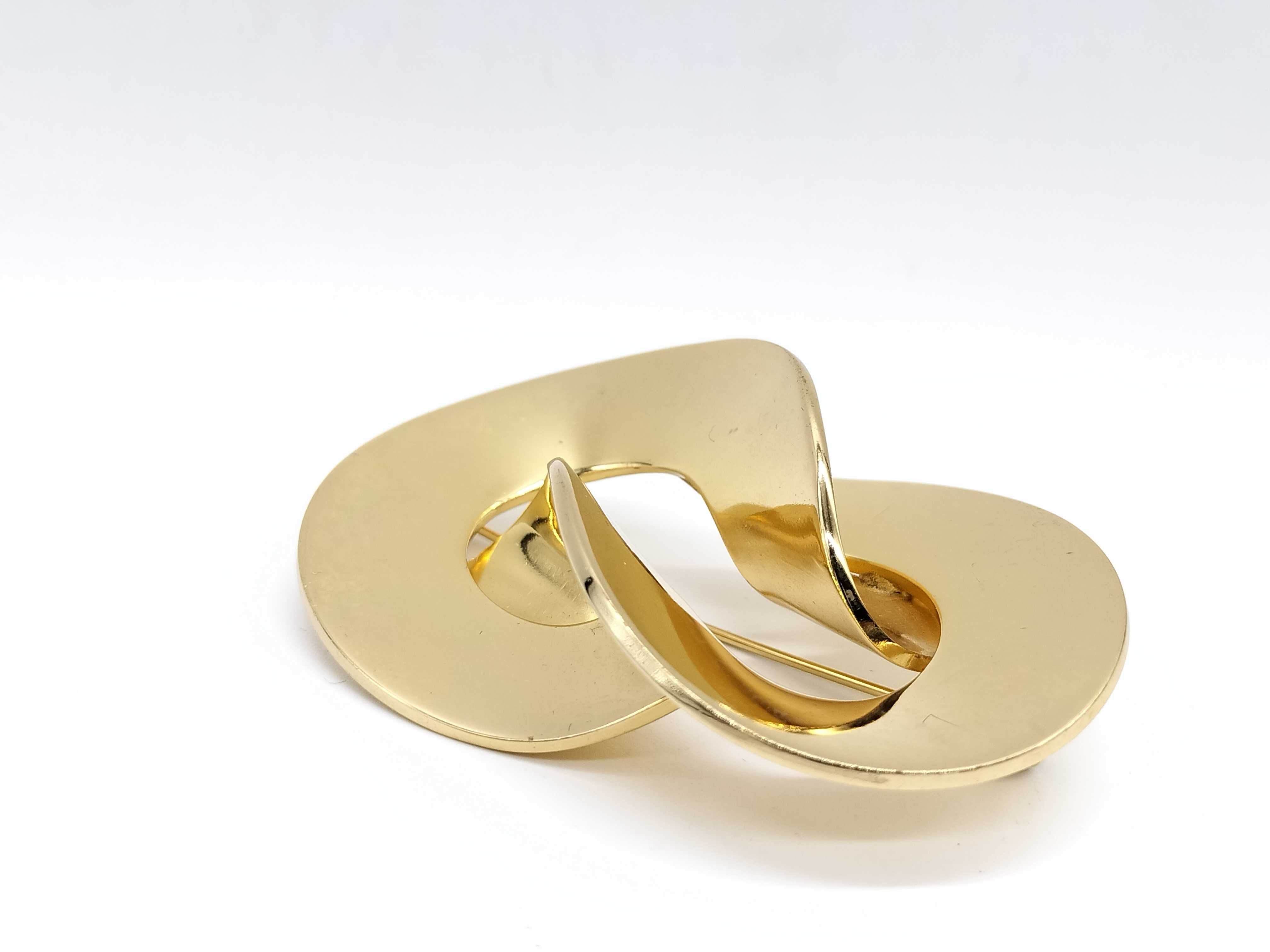 brooch — view 3