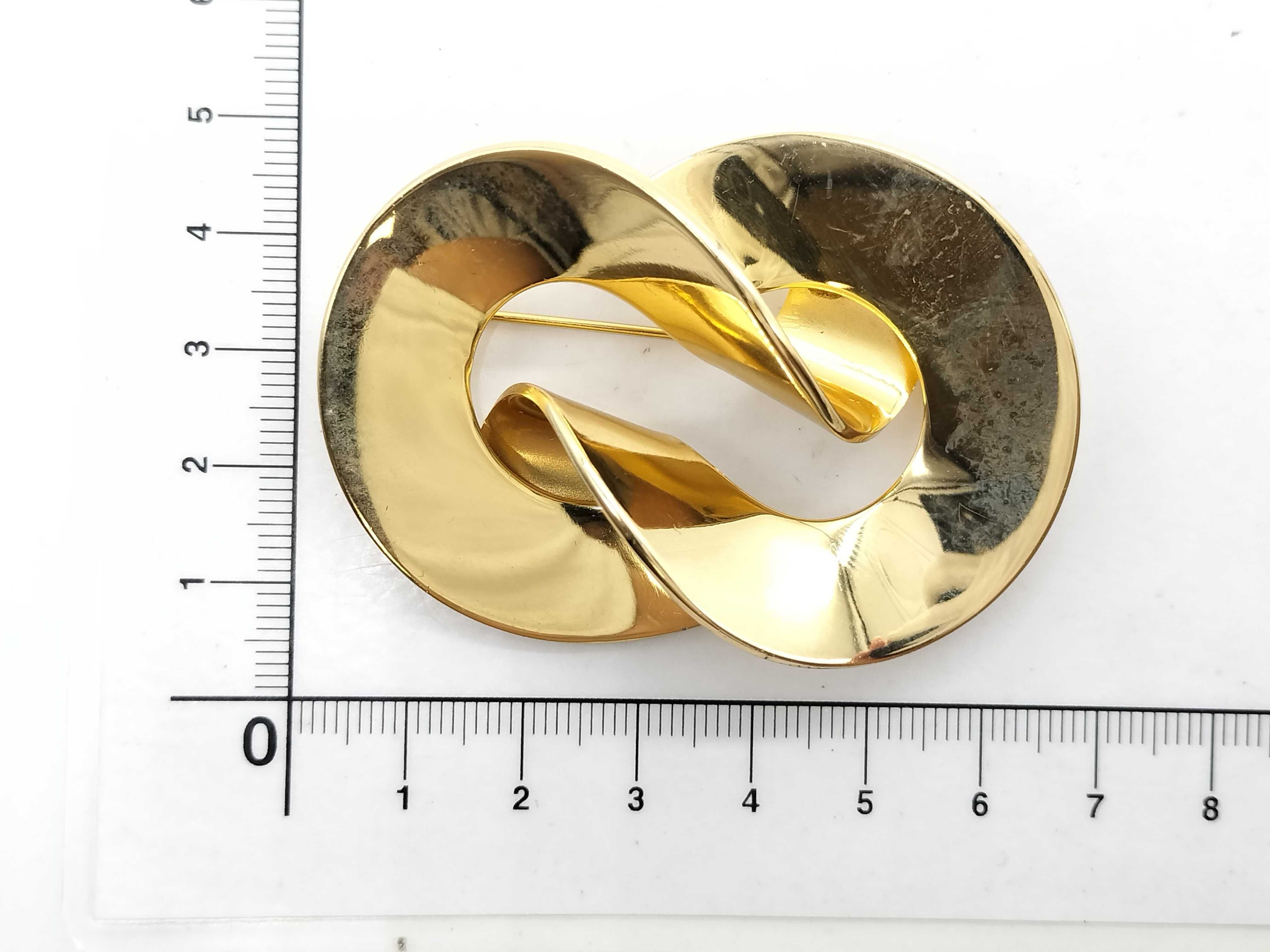 brooch — view 9