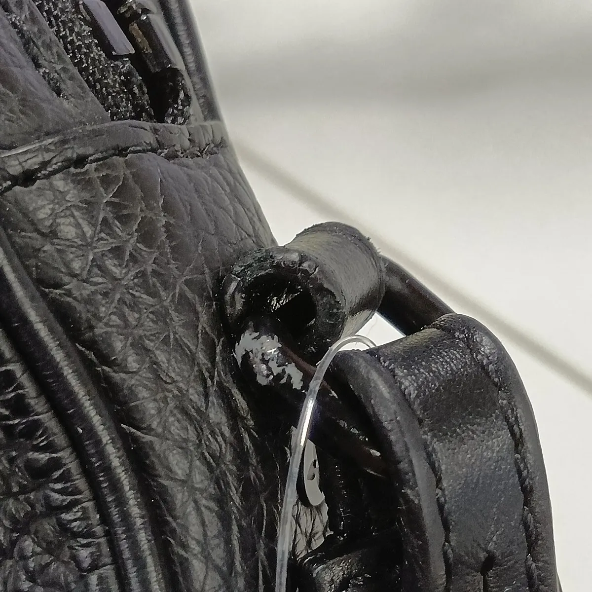 Taurillon Pochette Volga M55703 SF5119 Black — view 11