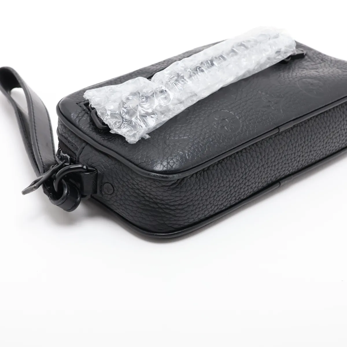 Taurillon Pochette Volga M55703 SF5119 Black — view 4