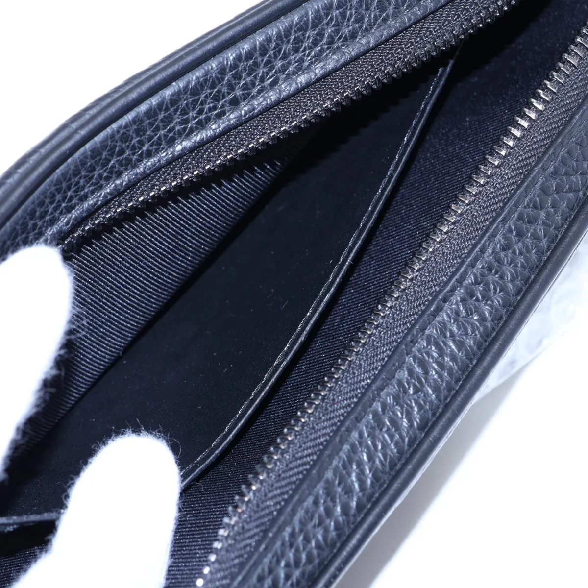 Taurillon Pochette Volga M55703 SF5119 Black — view 7