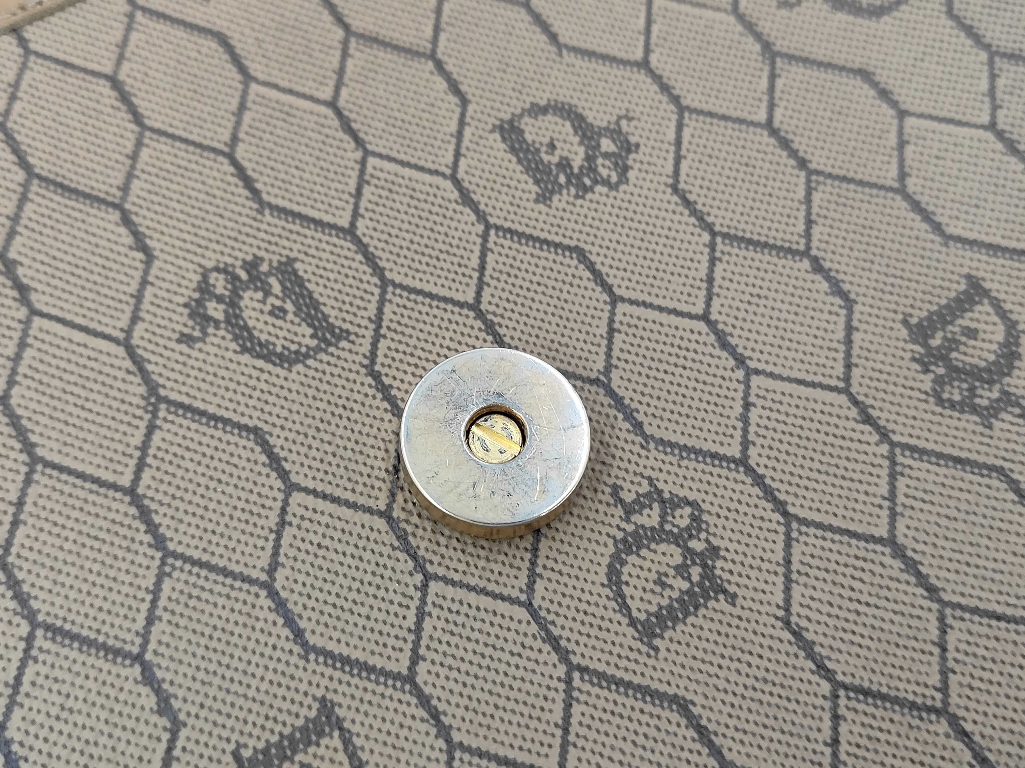 Chain Honeycomb Pattern Shoulder Bag — view 11