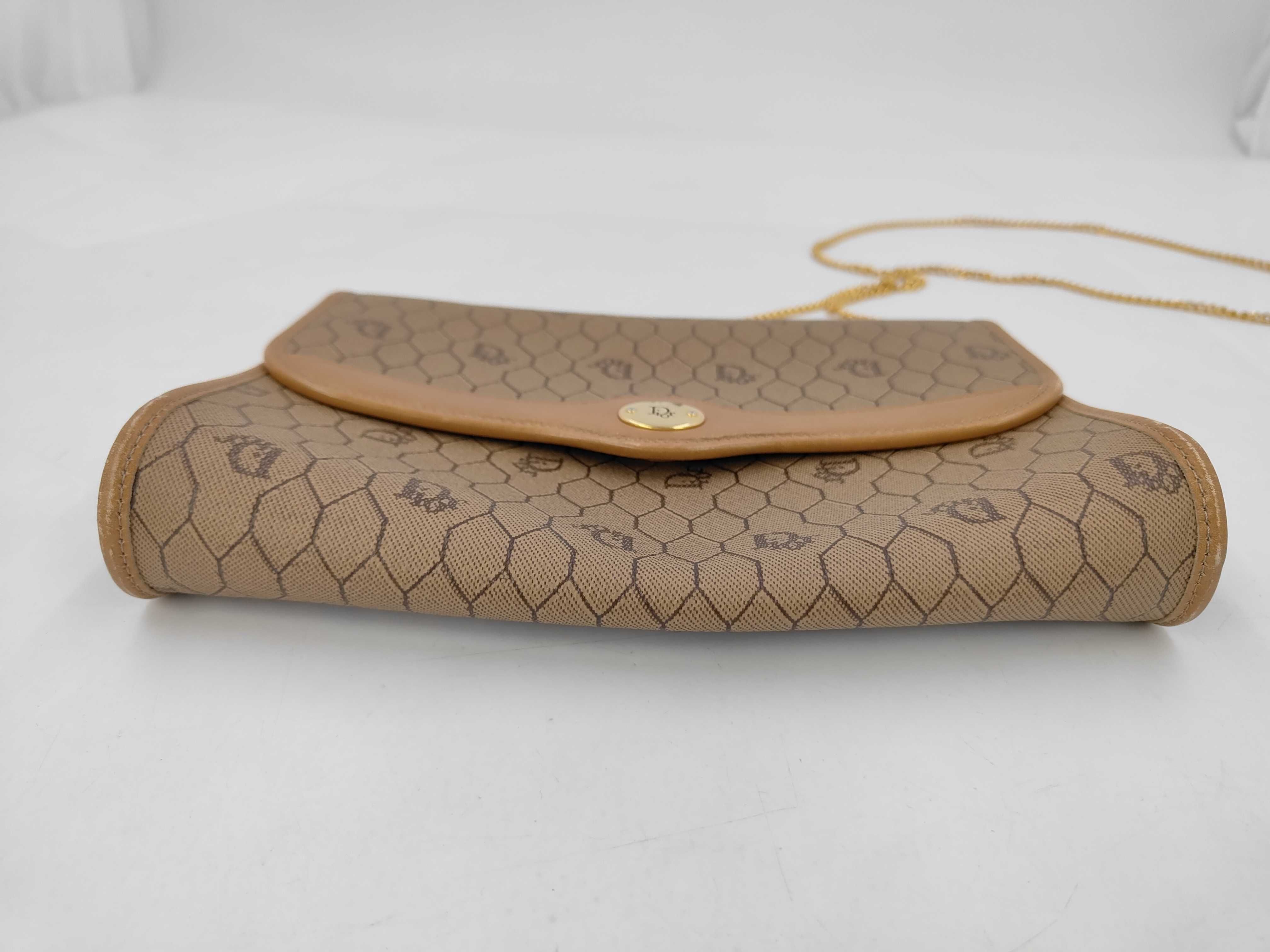 Chain Honeycomb Pattern Shoulder Bag — view 3