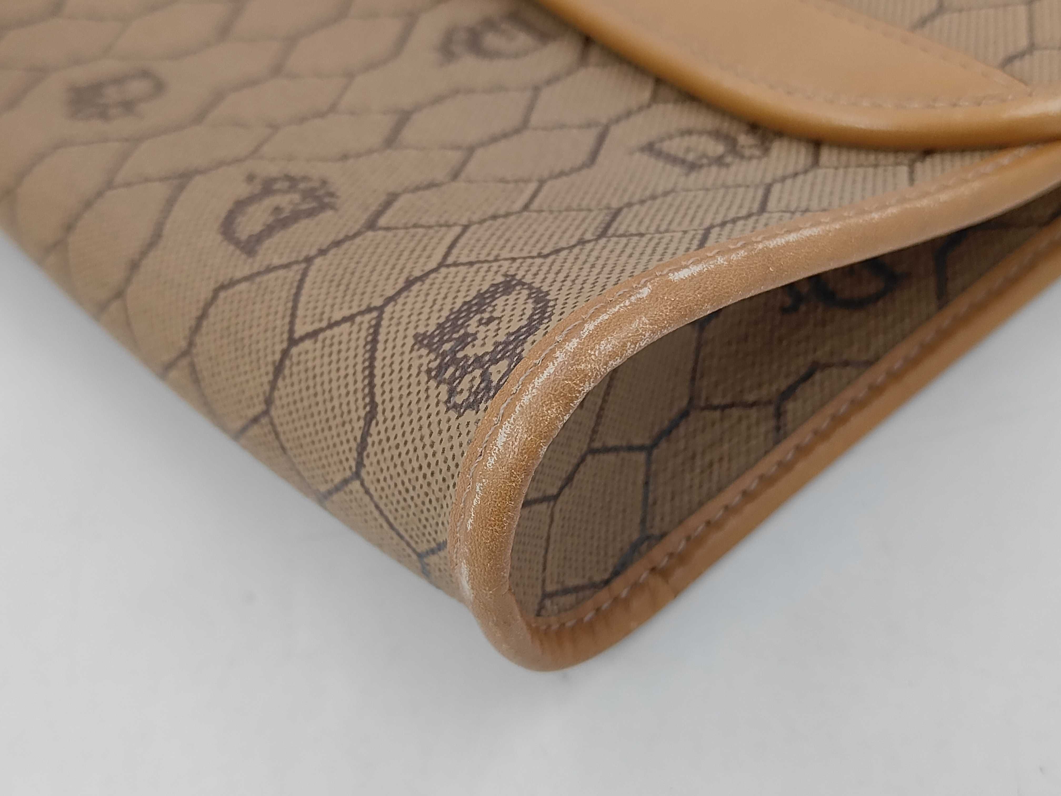 Chain Honeycomb Pattern Shoulder Bag — view 4