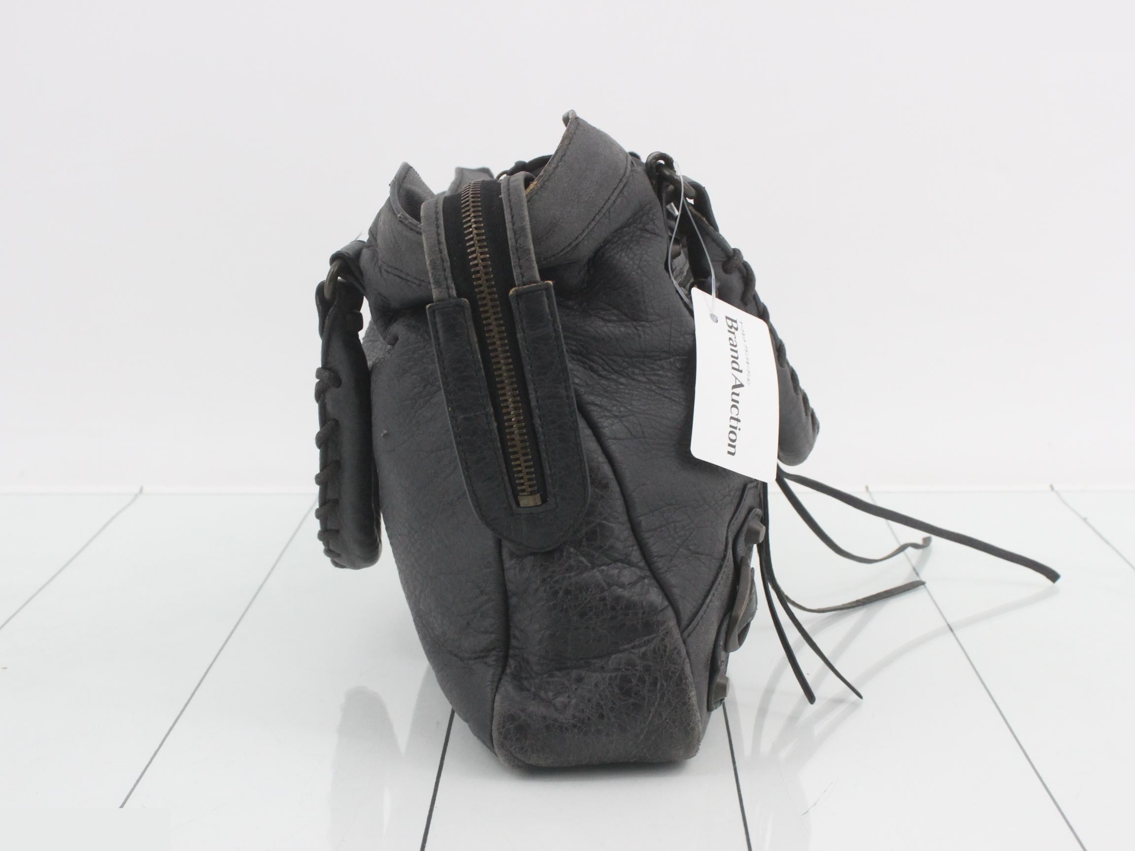Classic handbag — view 4