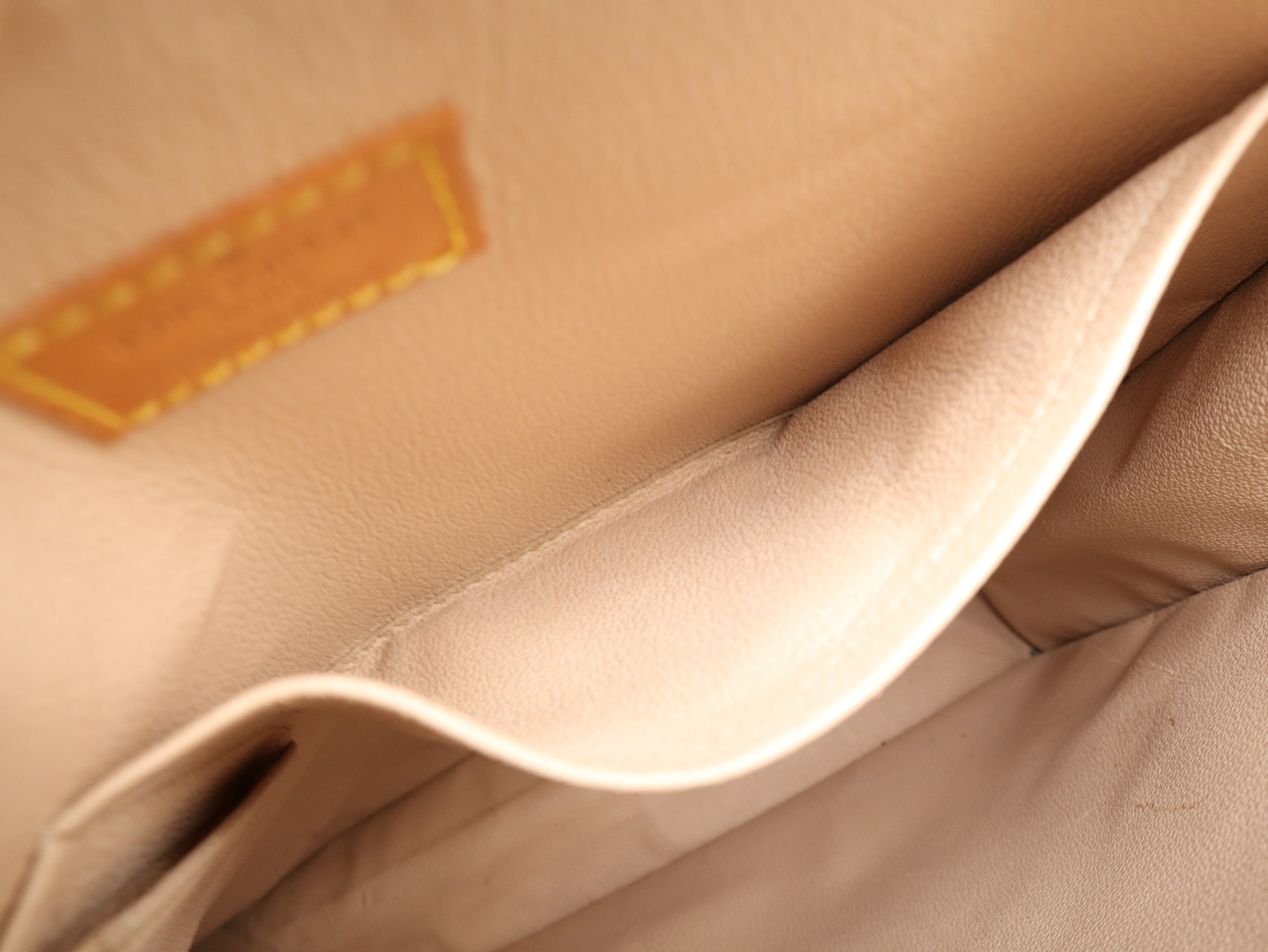 M51140 Monogram Sac Plat Tote Bag — view 11