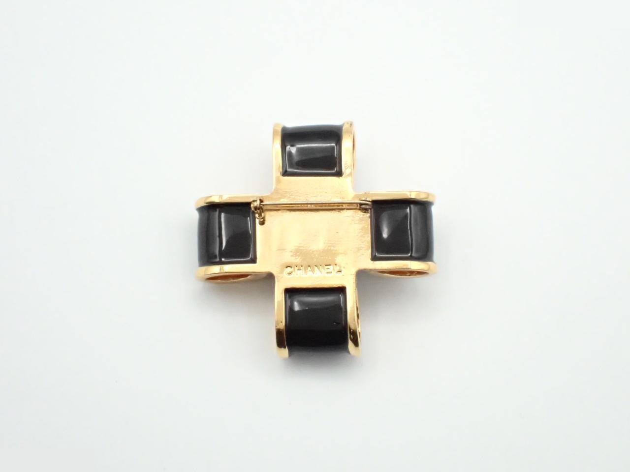 Pearl Black Gold Brooch — view 2