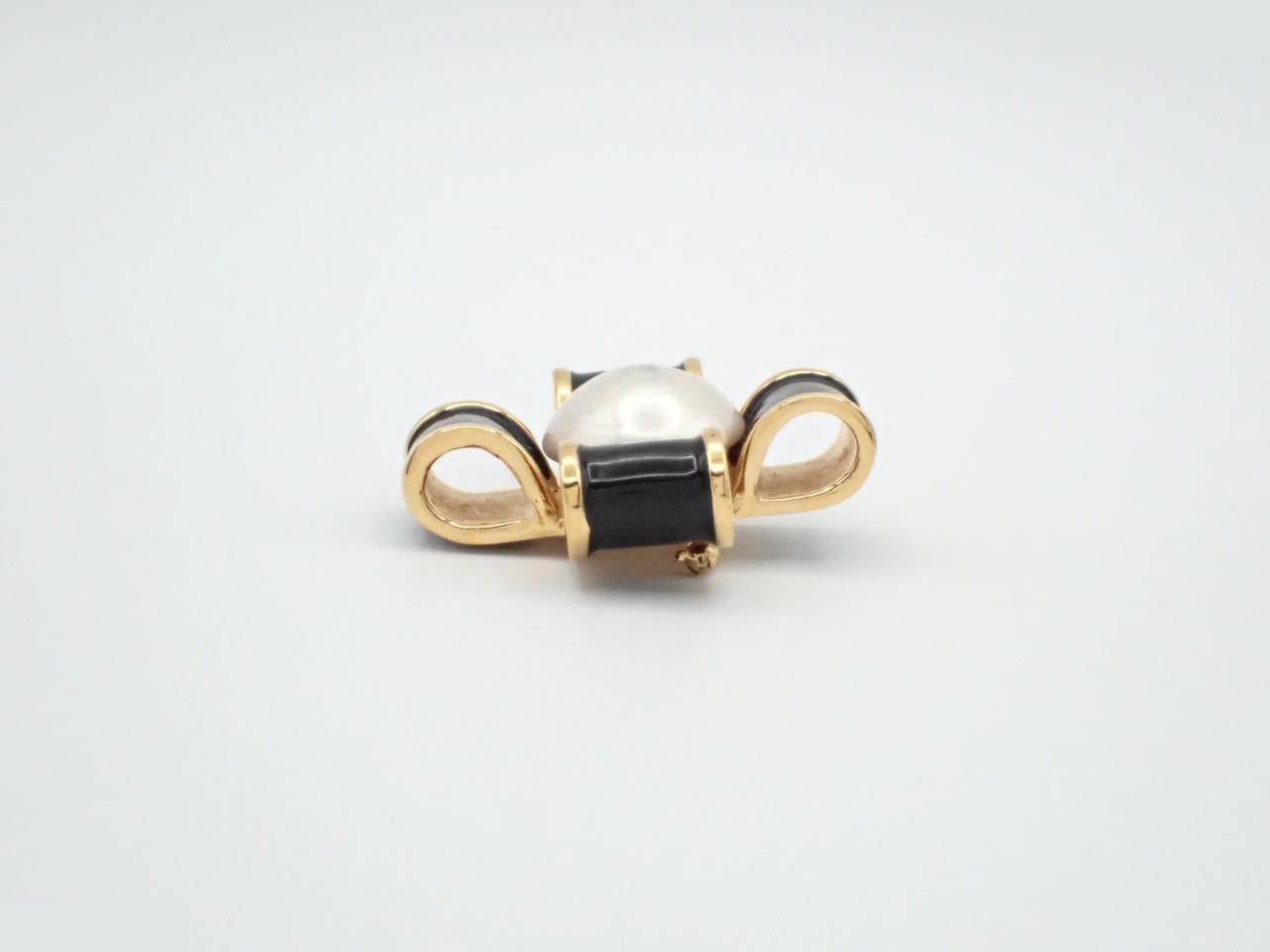 Pearl Black Gold Brooch — view 3