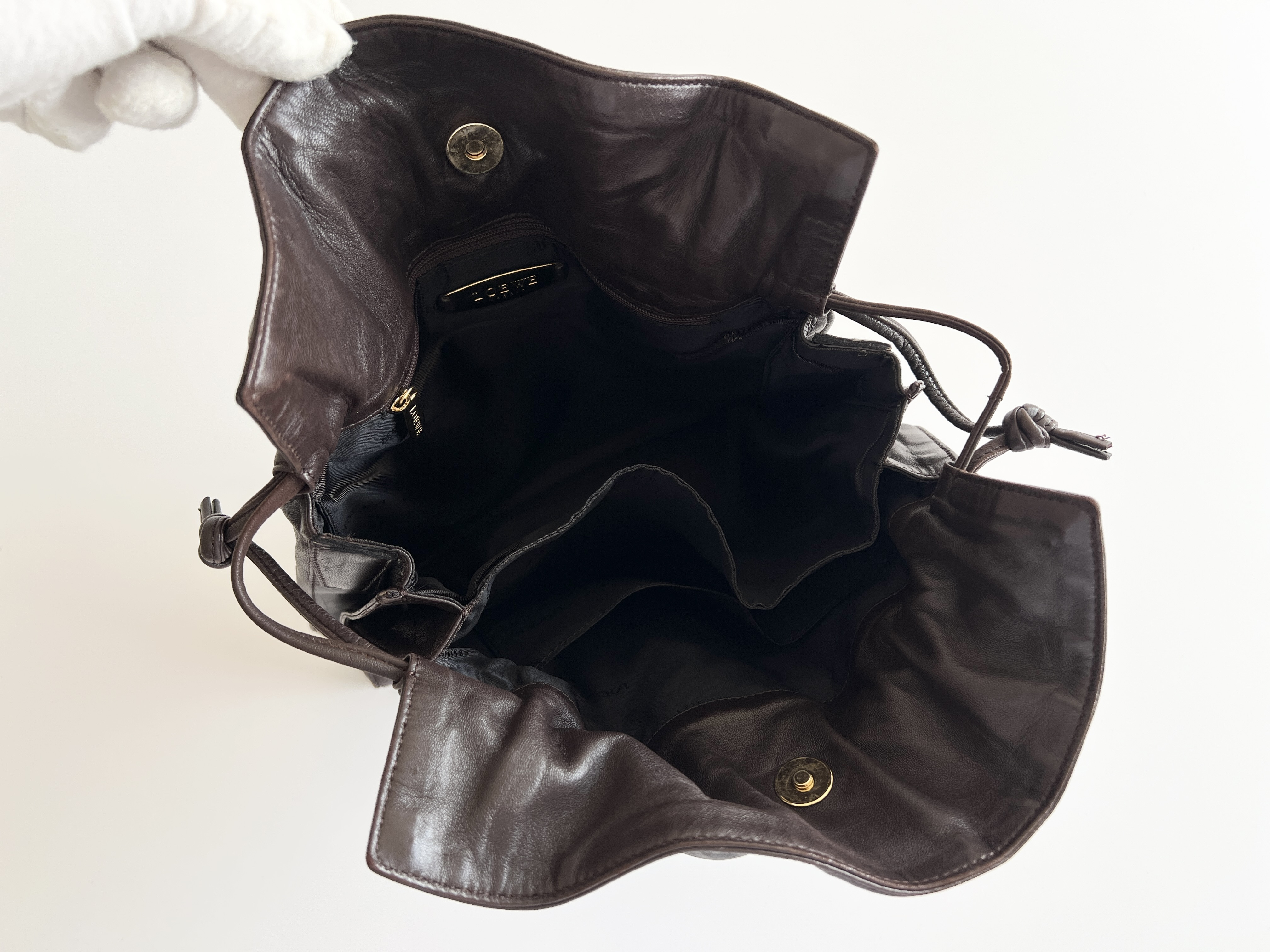 Anagram Flamenco Logo Nappa Leather Drawstring Bucket Handbag — view 4