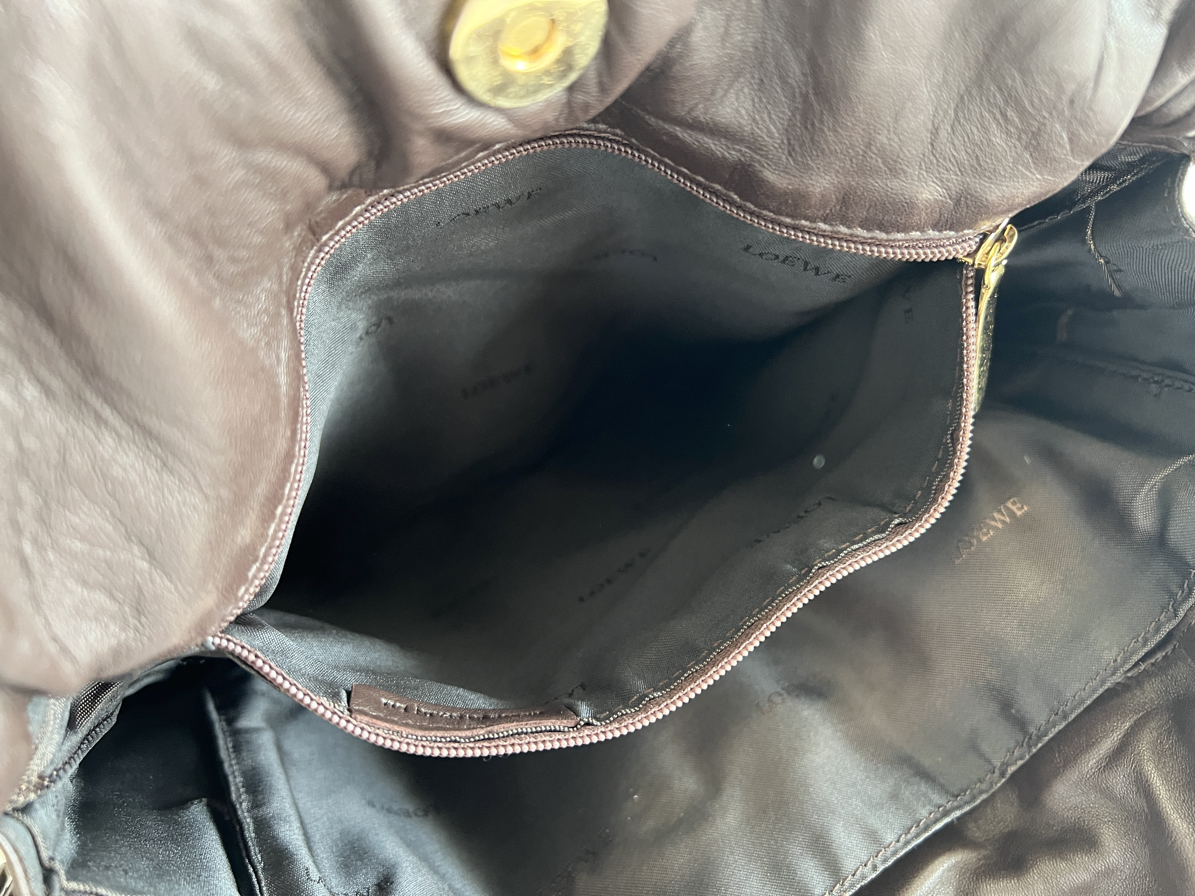 Anagram Flamenco Logo Nappa Leather Drawstring Bucket Handbag — view 7