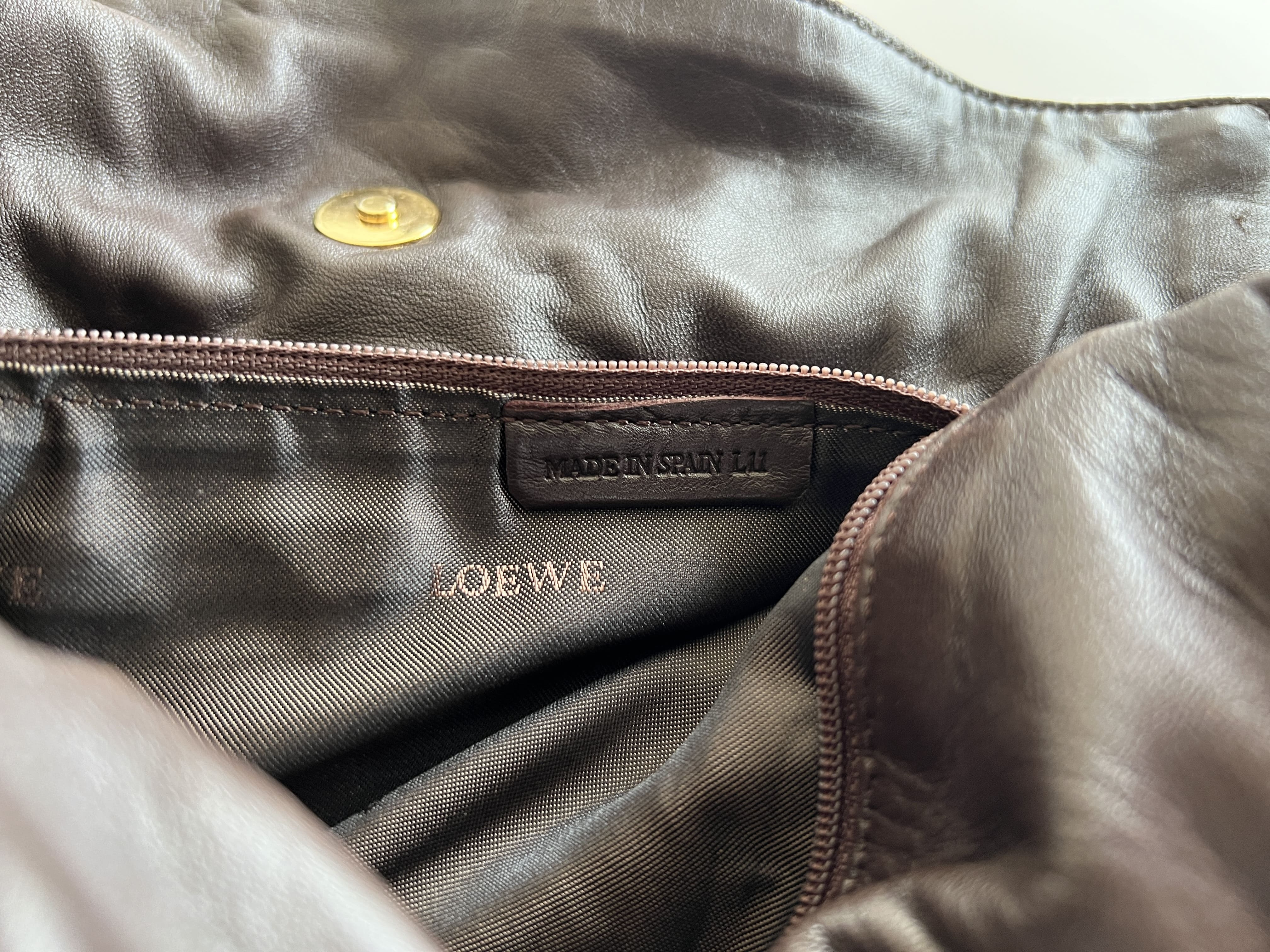 Anagram Flamenco Logo Nappa Leather Drawstring Bucket Handbag — view 8
