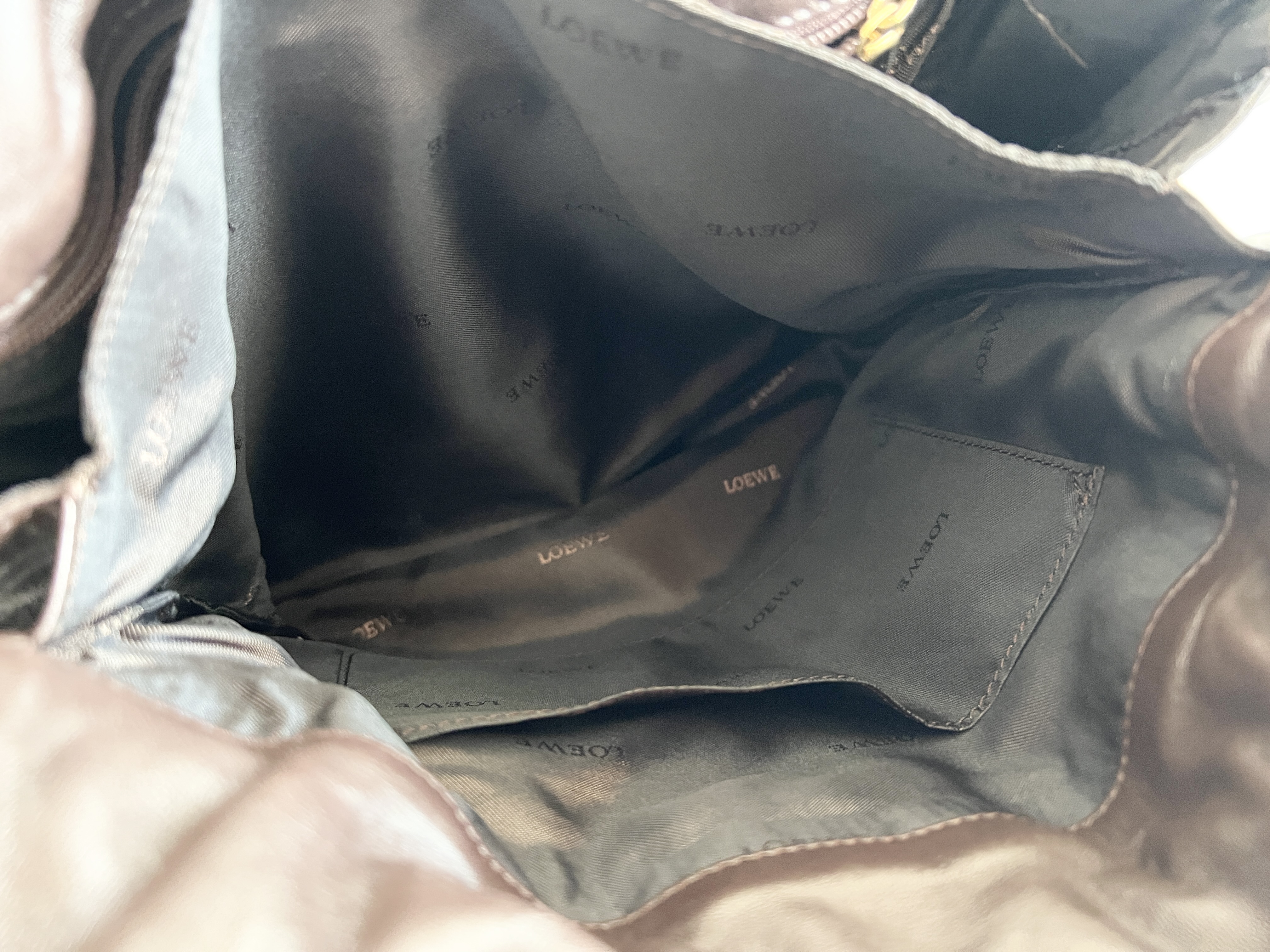 Anagram Flamenco Logo Nappa Leather Drawstring Bucket Handbag — view 9
