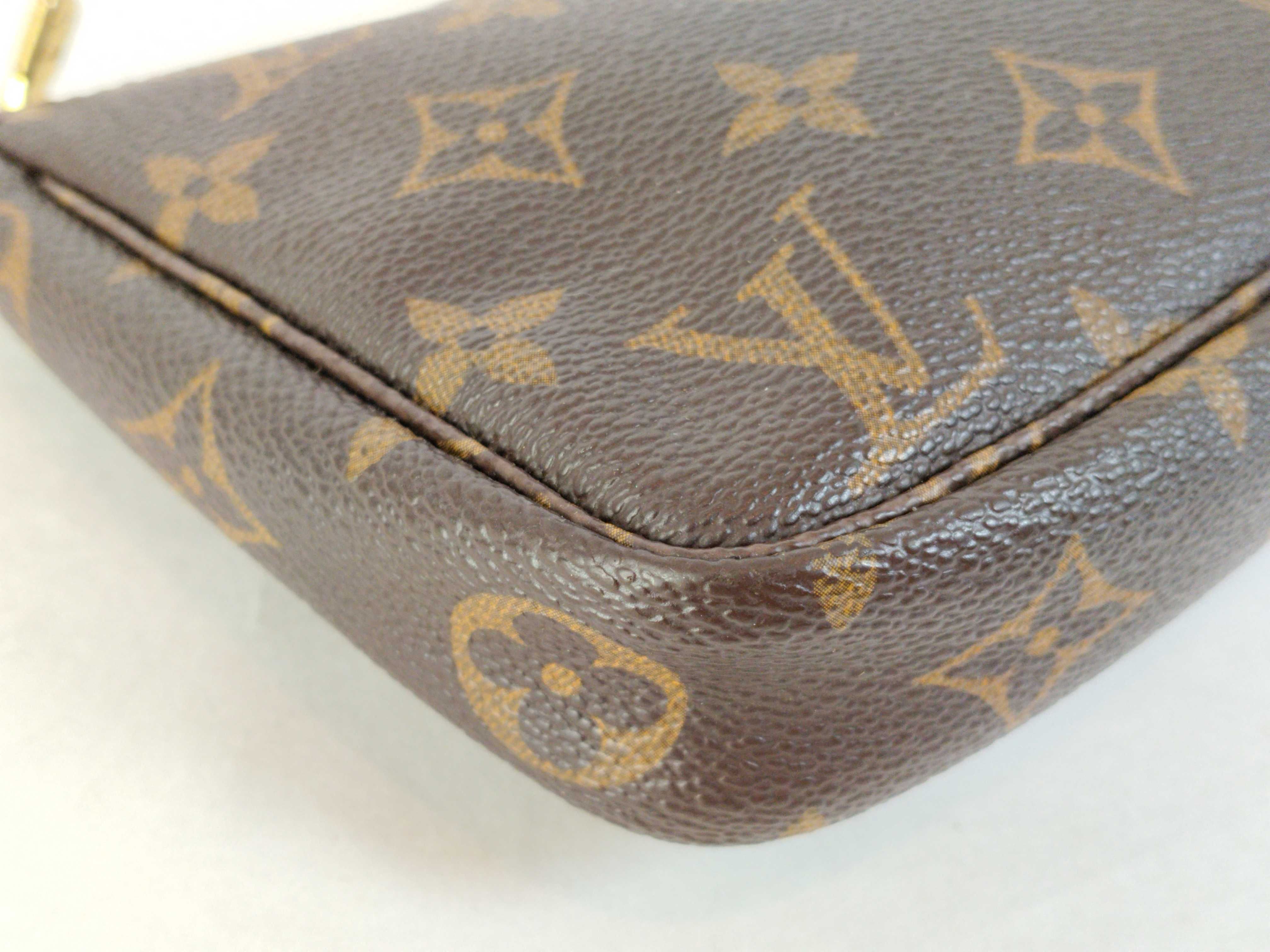 Monogram Pochette Accessoires M51980 Pouch — view 6