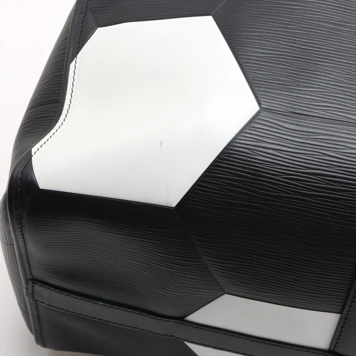 Epi x 2018 FIFA World Cup Keepall Bandouliere 50 M52187 BA2118 Black x White — view 12