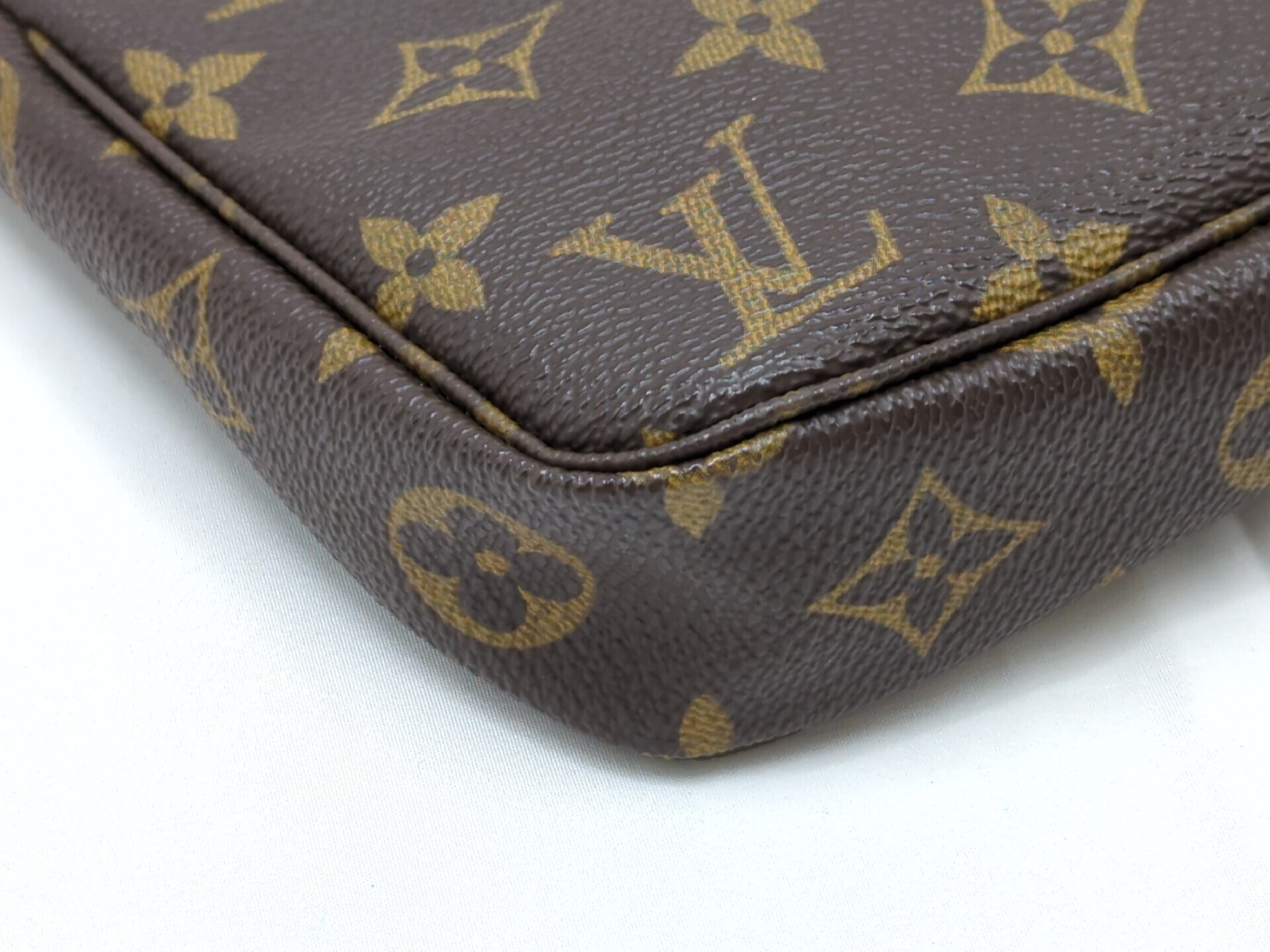 M40712 Monogram Pochette Accessoires VI0020 Bag — view 3