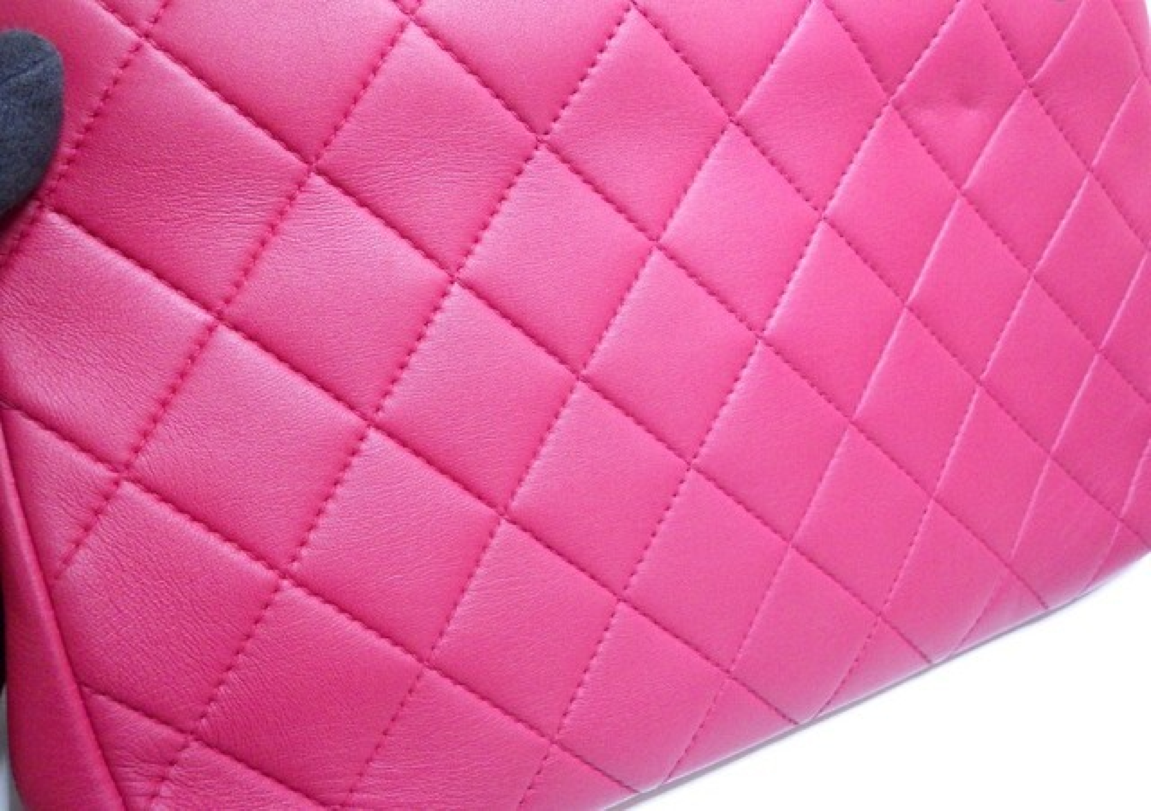 Matelassé Handbag Shoulder Bag — view 7