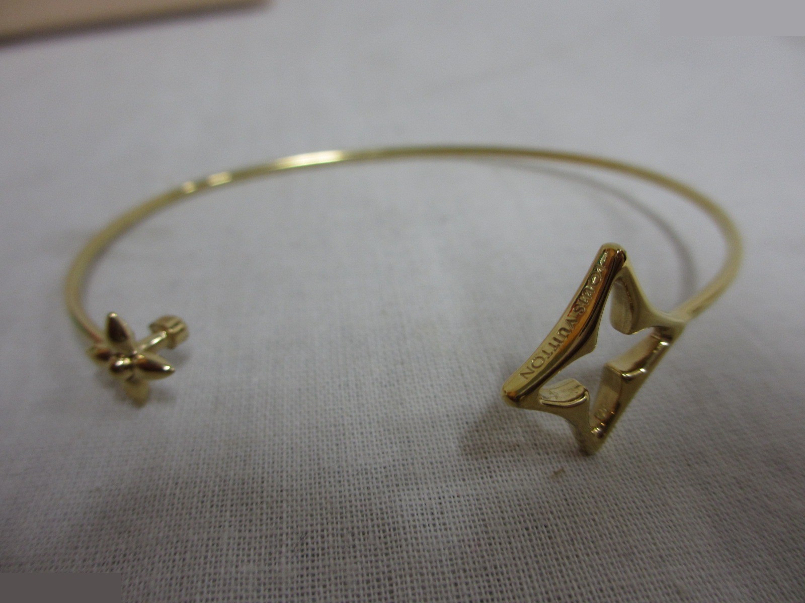 M1025S Bangle, Rigid, LV Flower, Size: S — view 3
