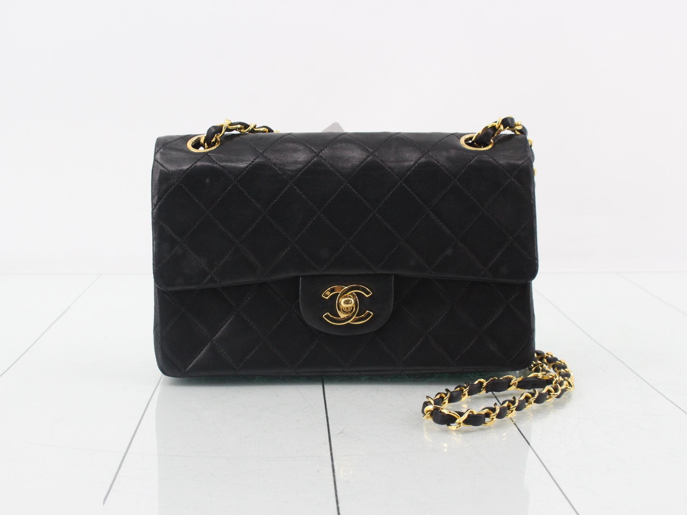Matelassé lambskin shoulder bag, black