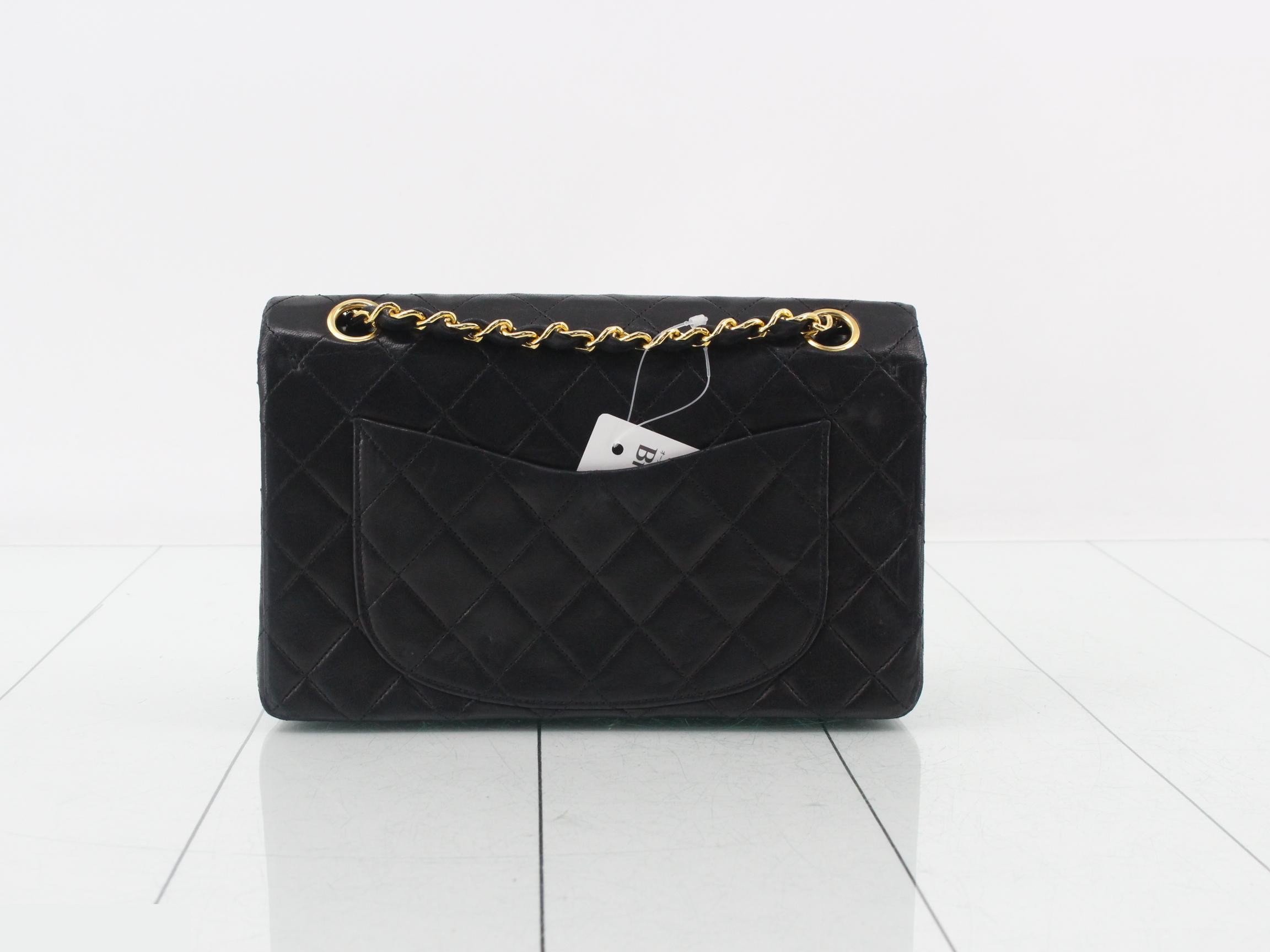 Matelassé lambskin shoulder bag, black — view 2