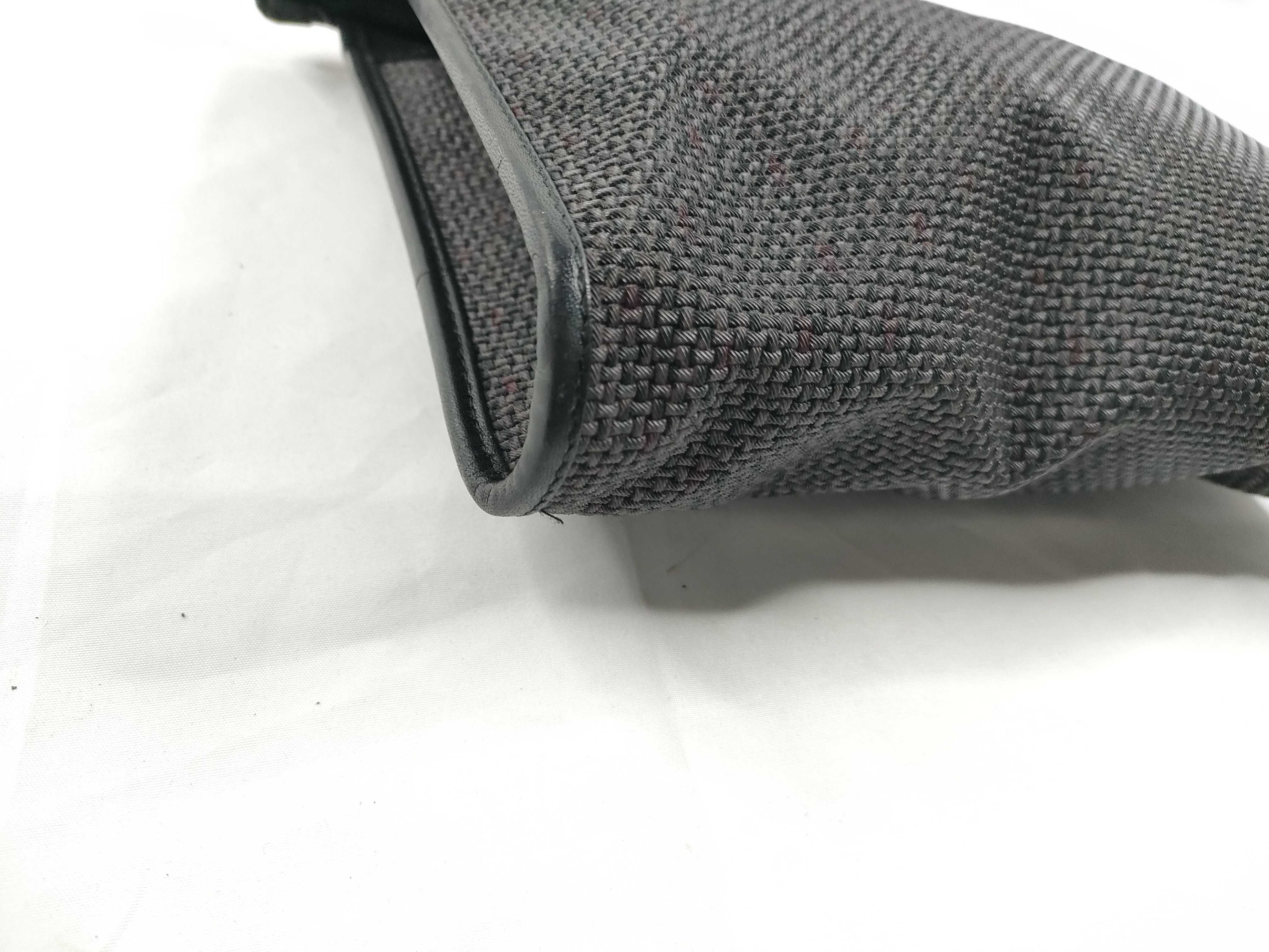 clutch bag — view 3