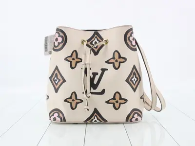 Monogram Wild at Heart NeoNoe Crème Shoulder Bag