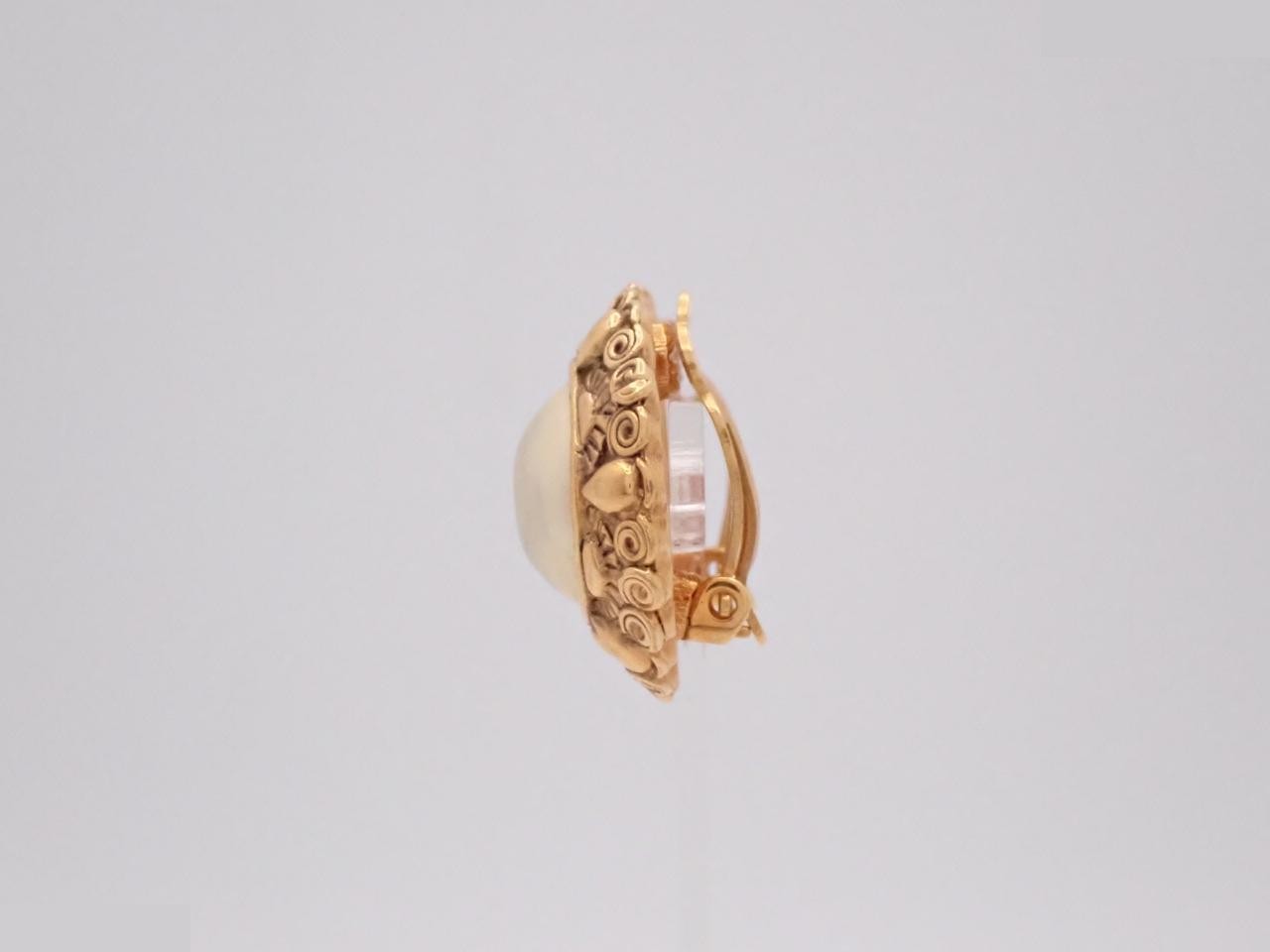 Earrings — view 3