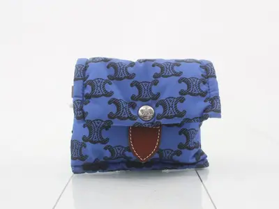 pouch