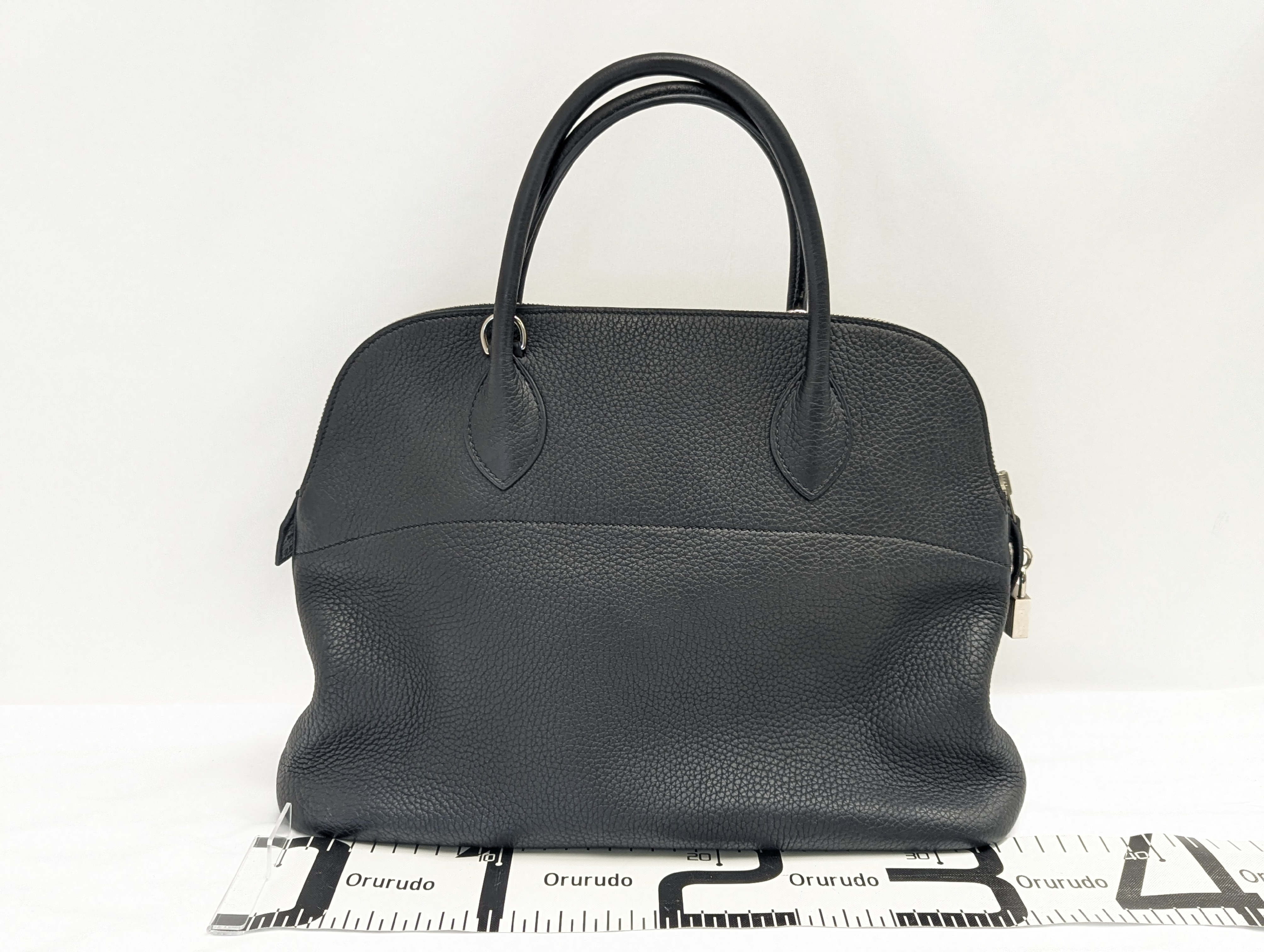 Bolide 31 Taurillon Clemence Noir Silver Hardware O Shoulder Bag — view 2
