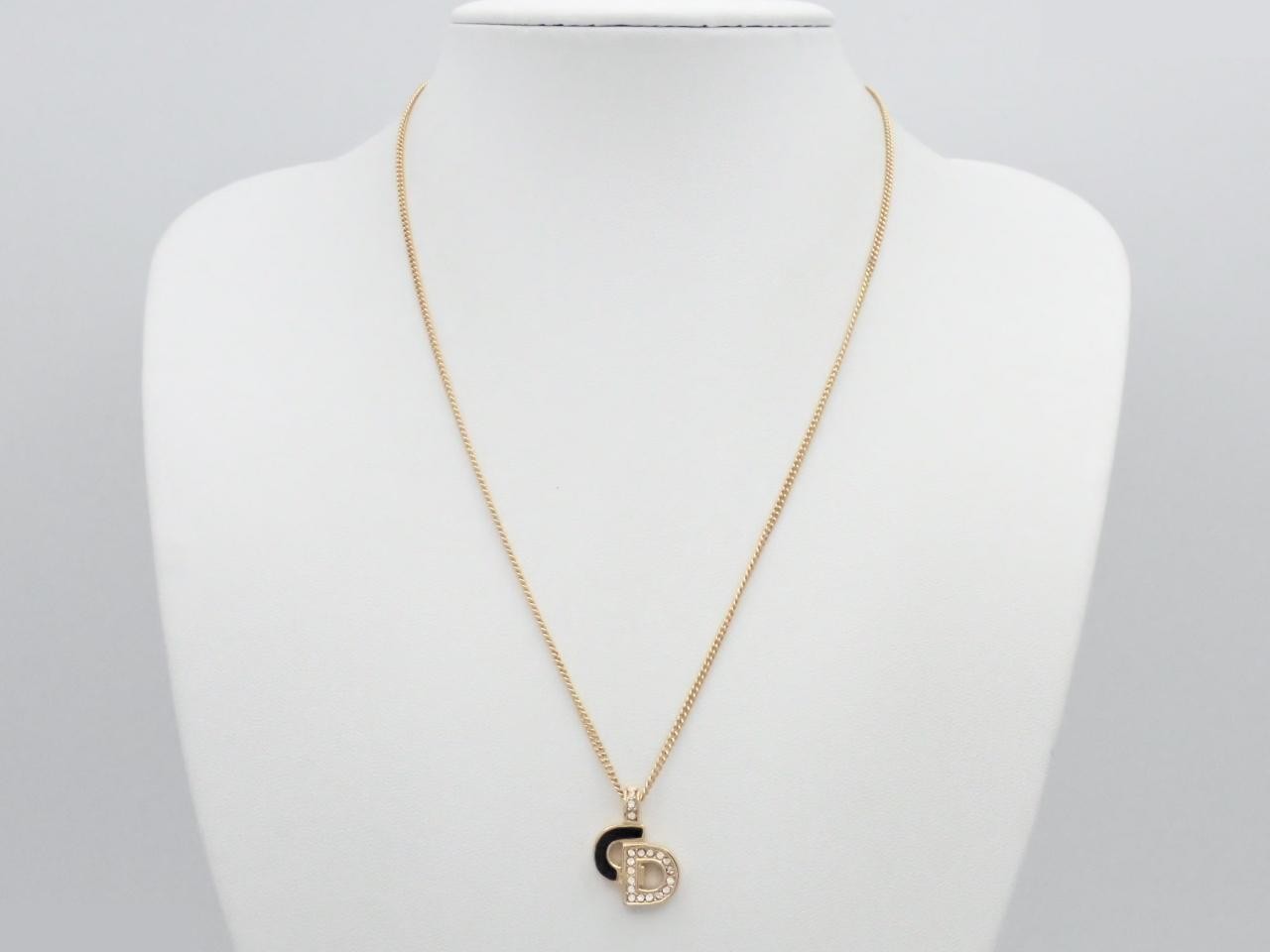 Other line: Precious metals, necklaces, pendants, neck circumference approximately 51 cm. — view 3