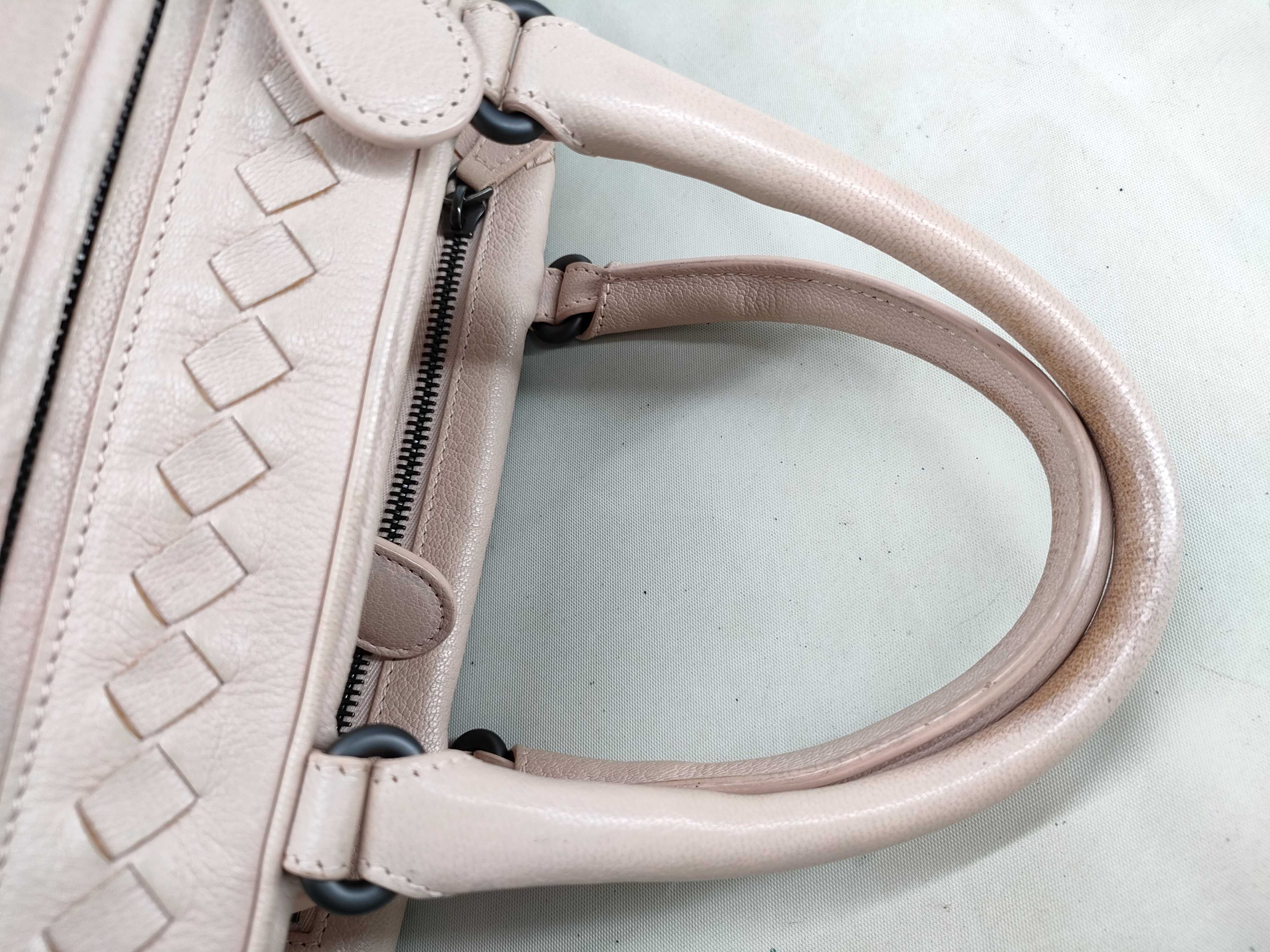 Intrecciato Bottega Veneta Intrecciato Handbag Mini Boston Handbag — view 5
