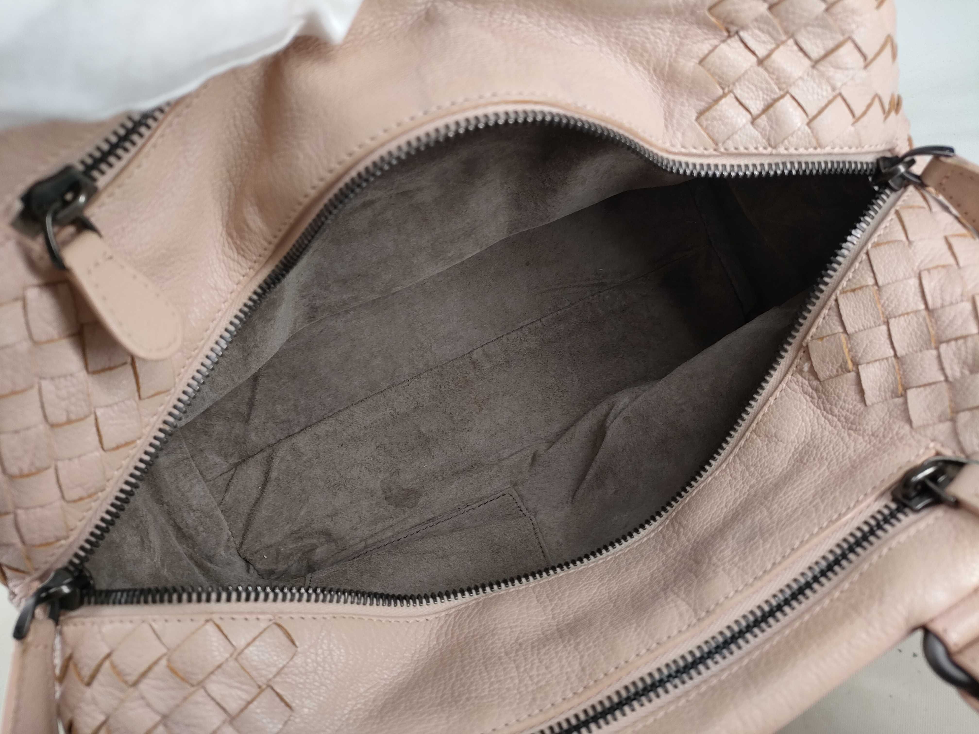 Intrecciato Bottega Veneta Intrecciato Handbag Mini Boston Handbag — view 9