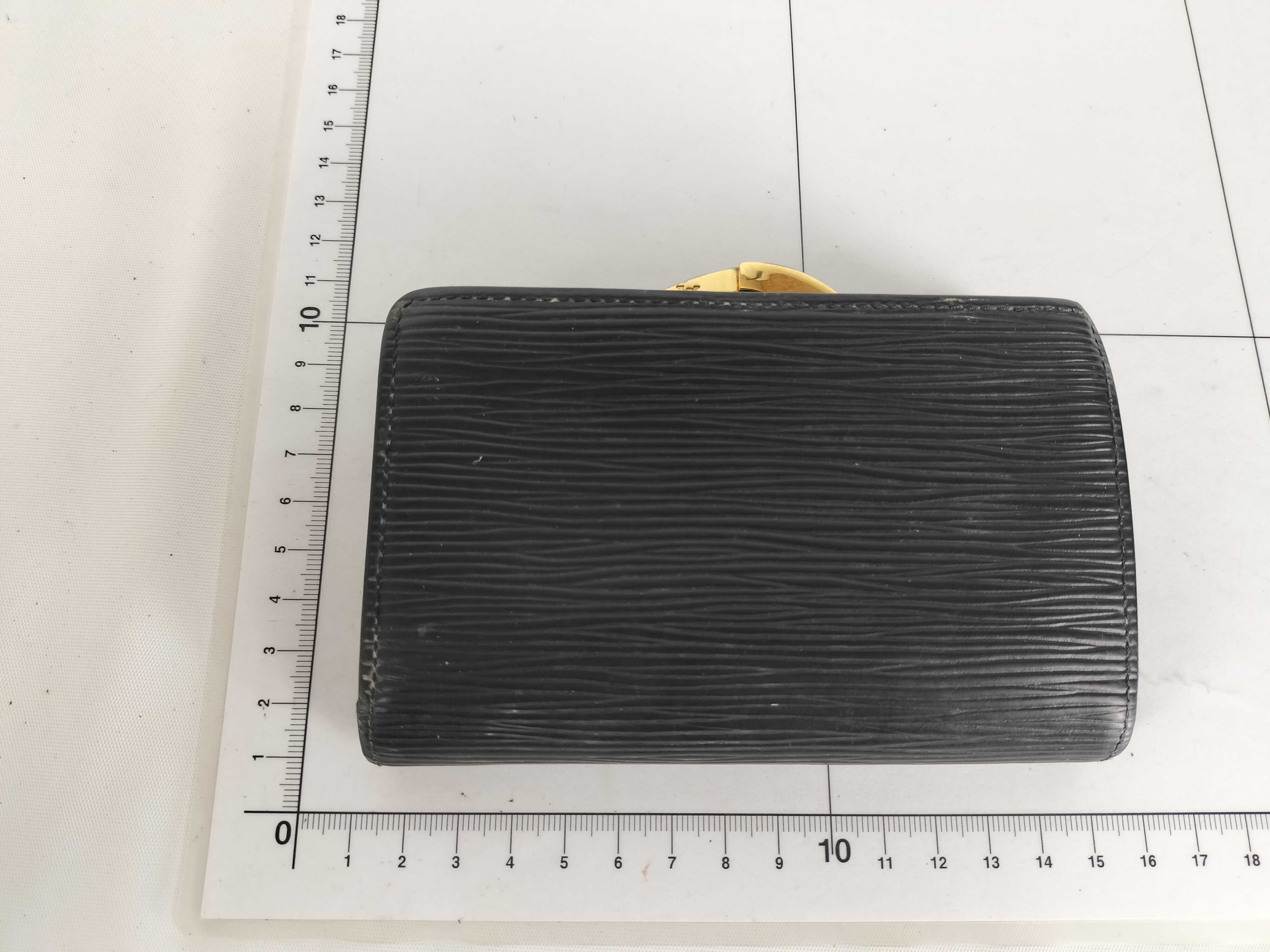 Epi Portefeuille Viennois Black Wallet — view 12