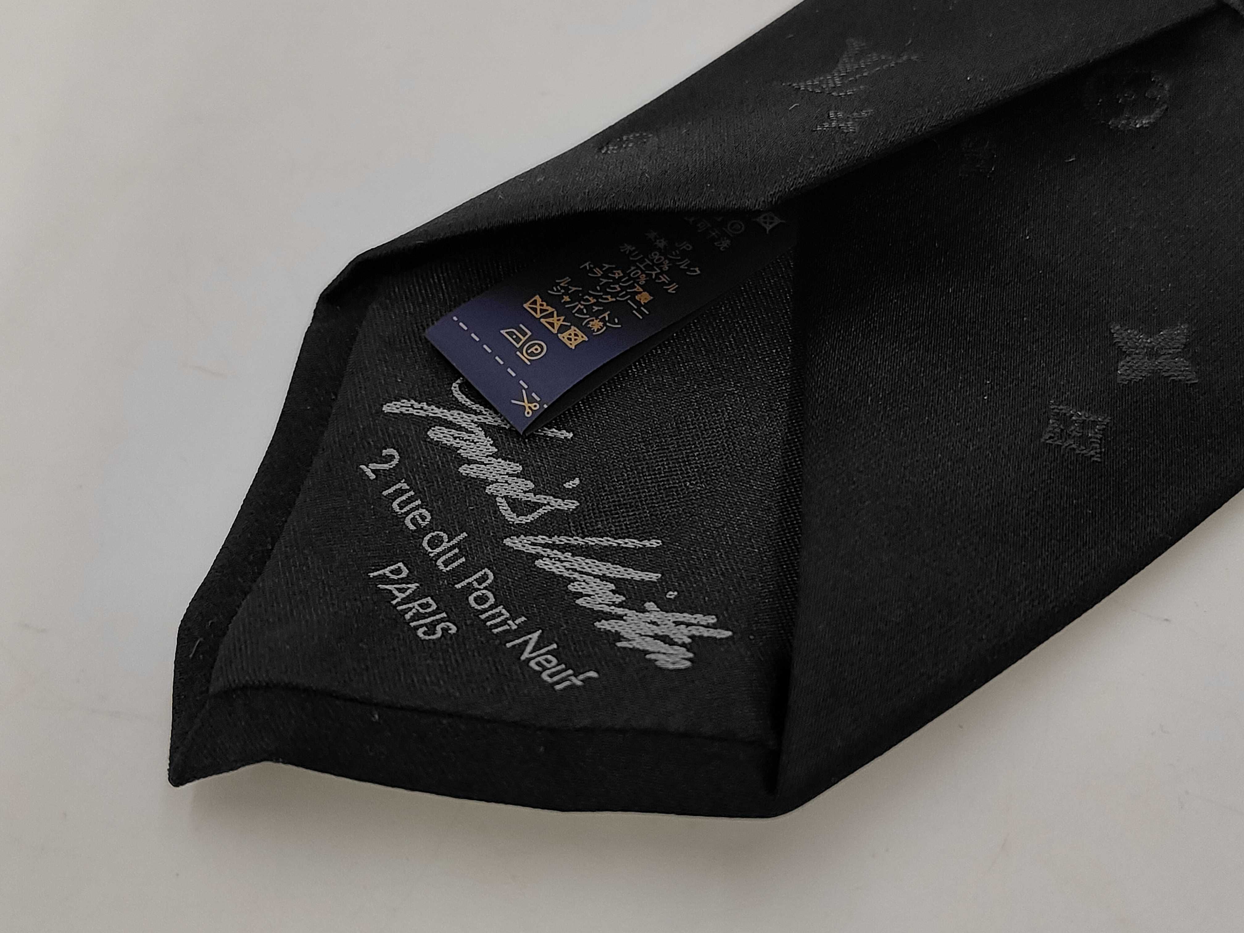 necktie and other accessories — view 3