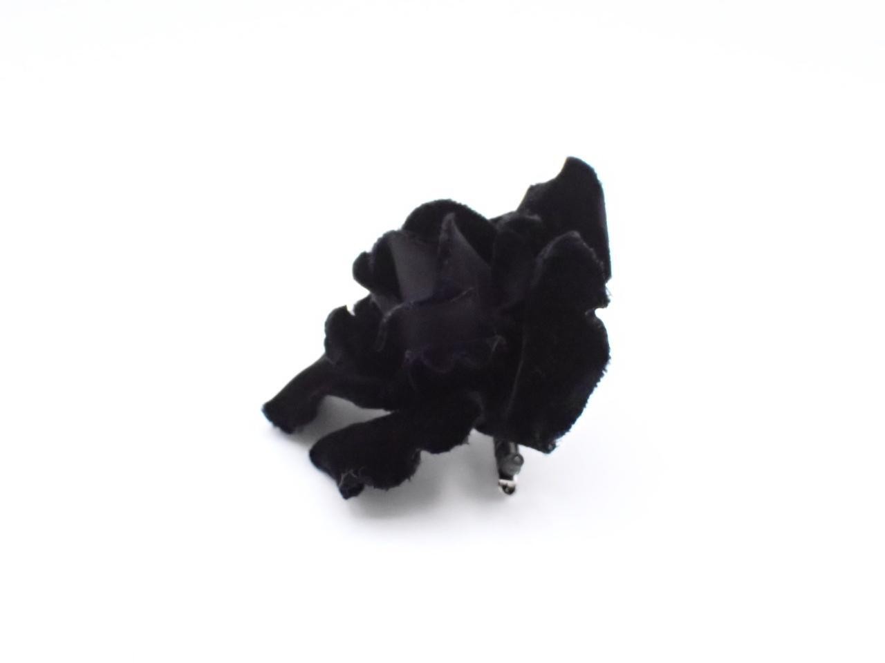 Camellia, black velvet brooch, with comment — view 3