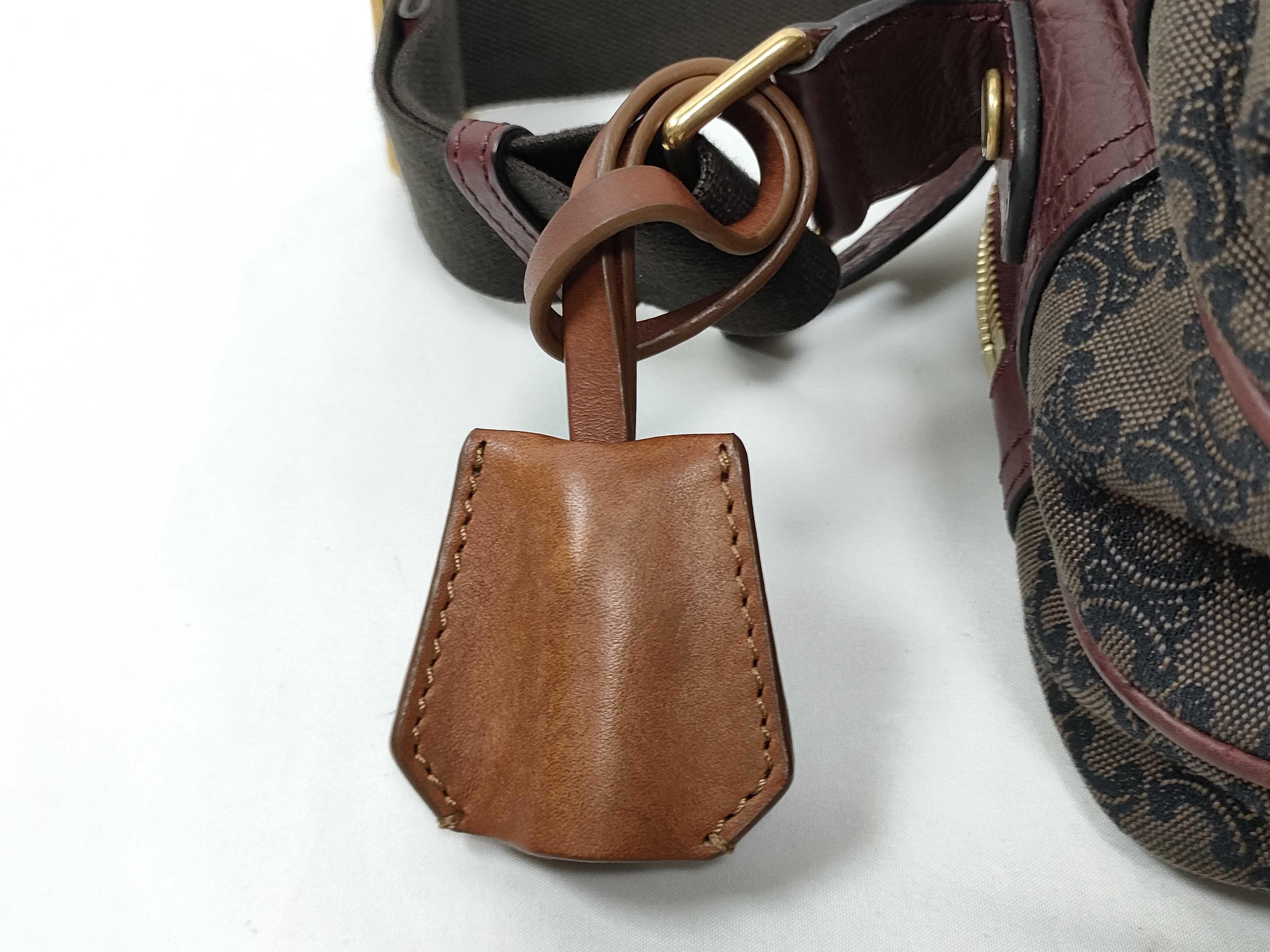 Triomphe Shoulder Bag, Burgundy Shoulder Bag — view 9