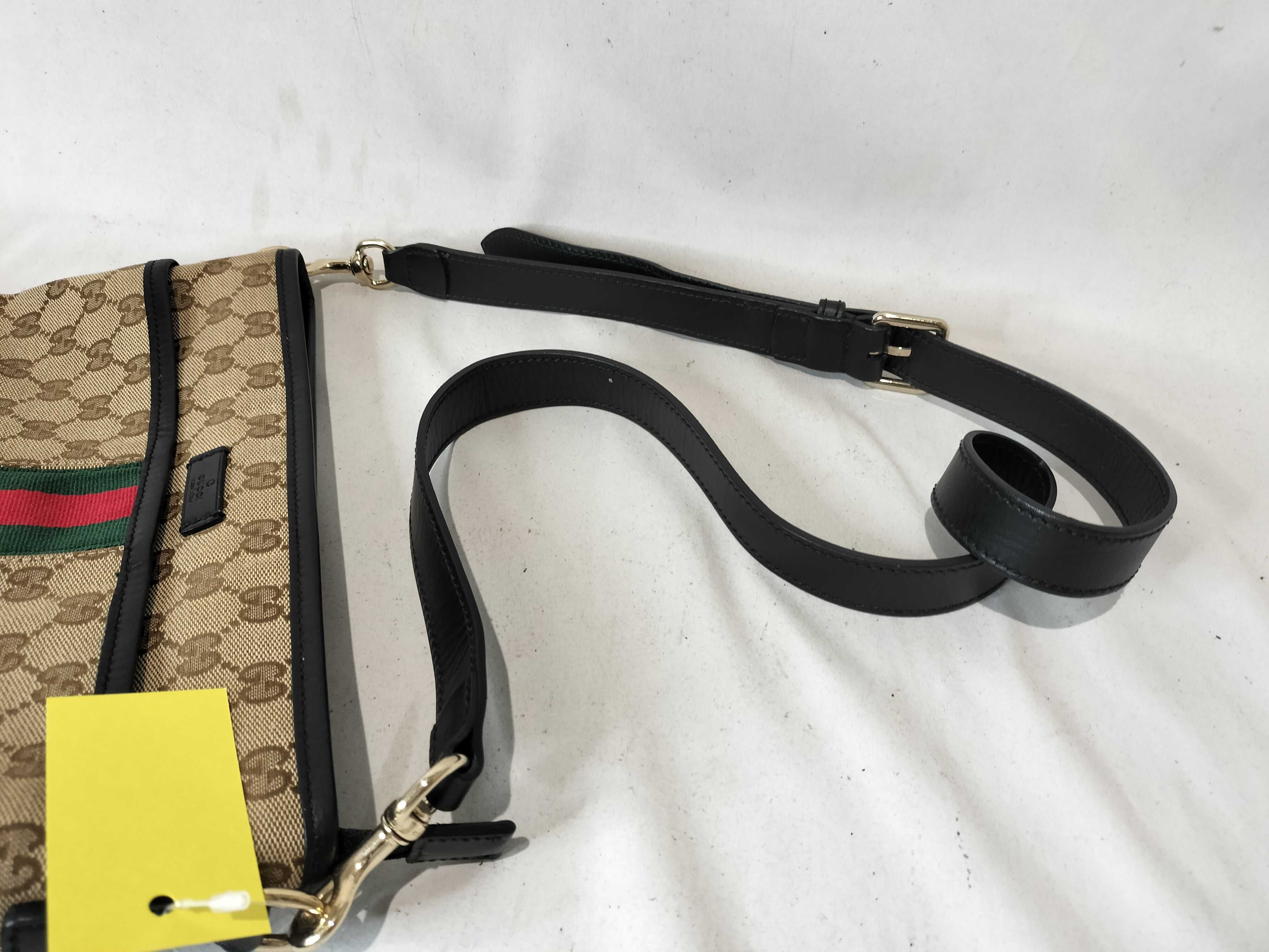 GG Canvas Sherry 388926 Shoulder Bag — view 4