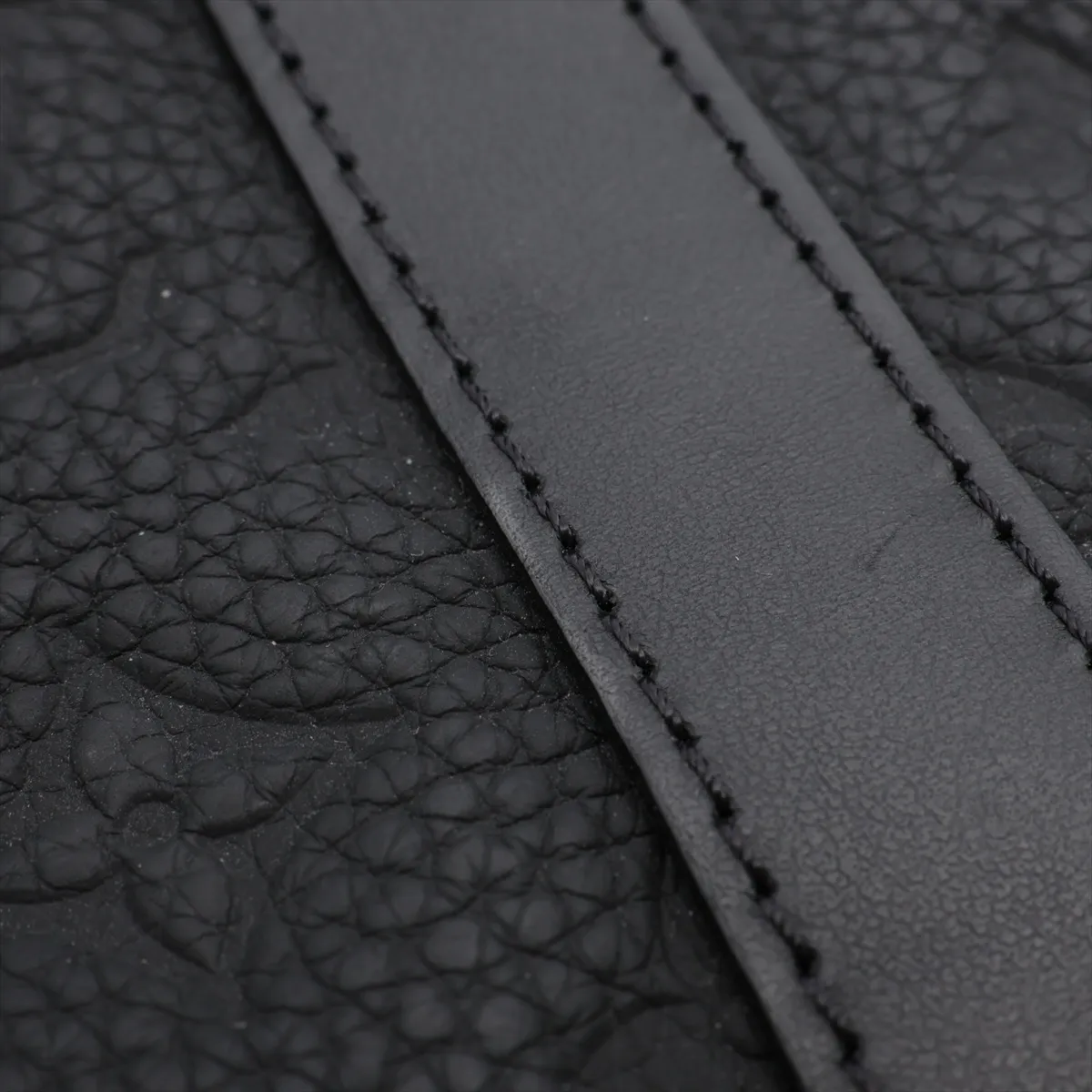 Taurillon Monogram Keepall Bandouliere 35 M22765 Black with RFID reaction Name included — view 14