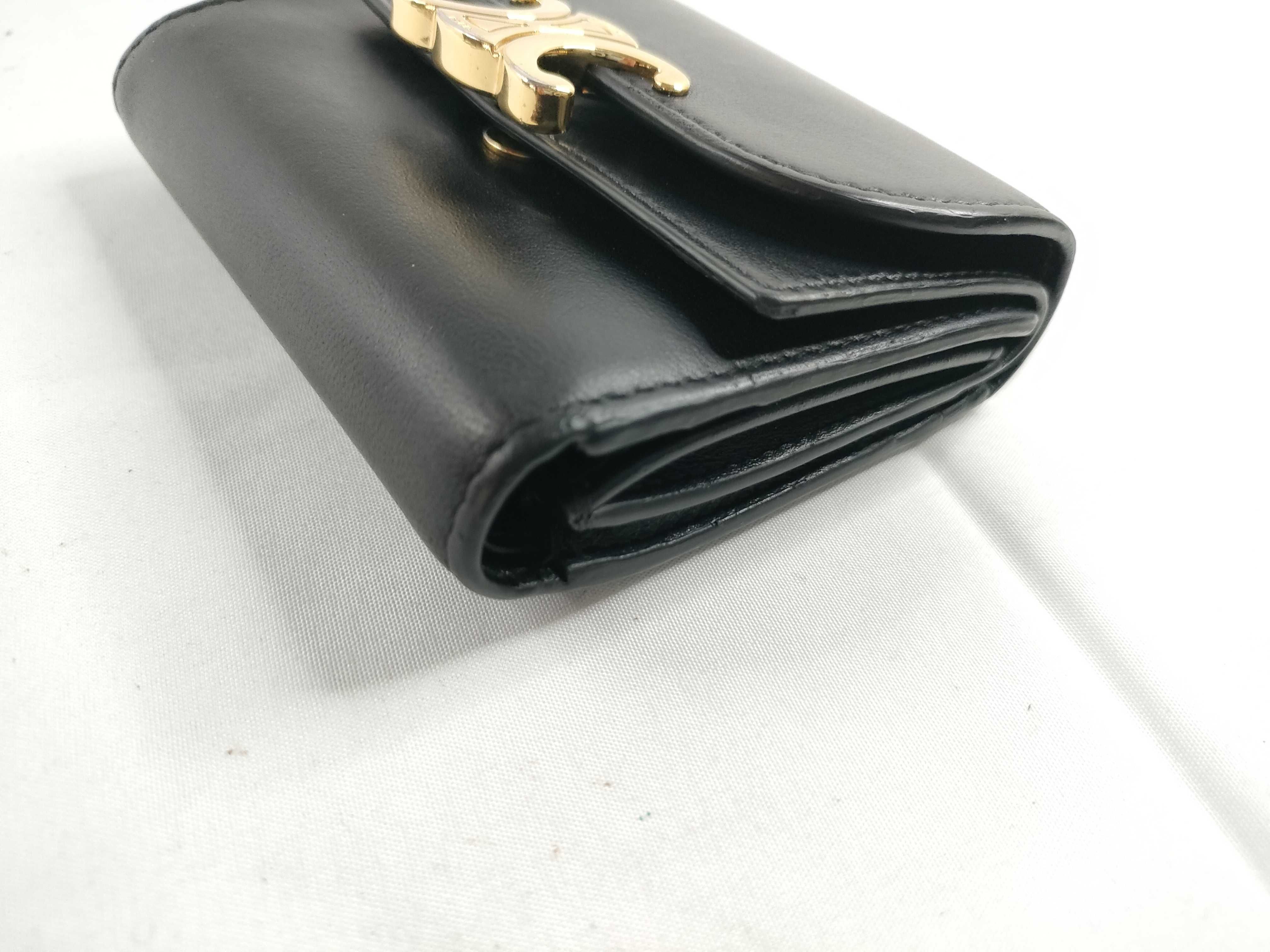 Triomphe Small Flap Wallet Leather Compact Wallet Black — view 3