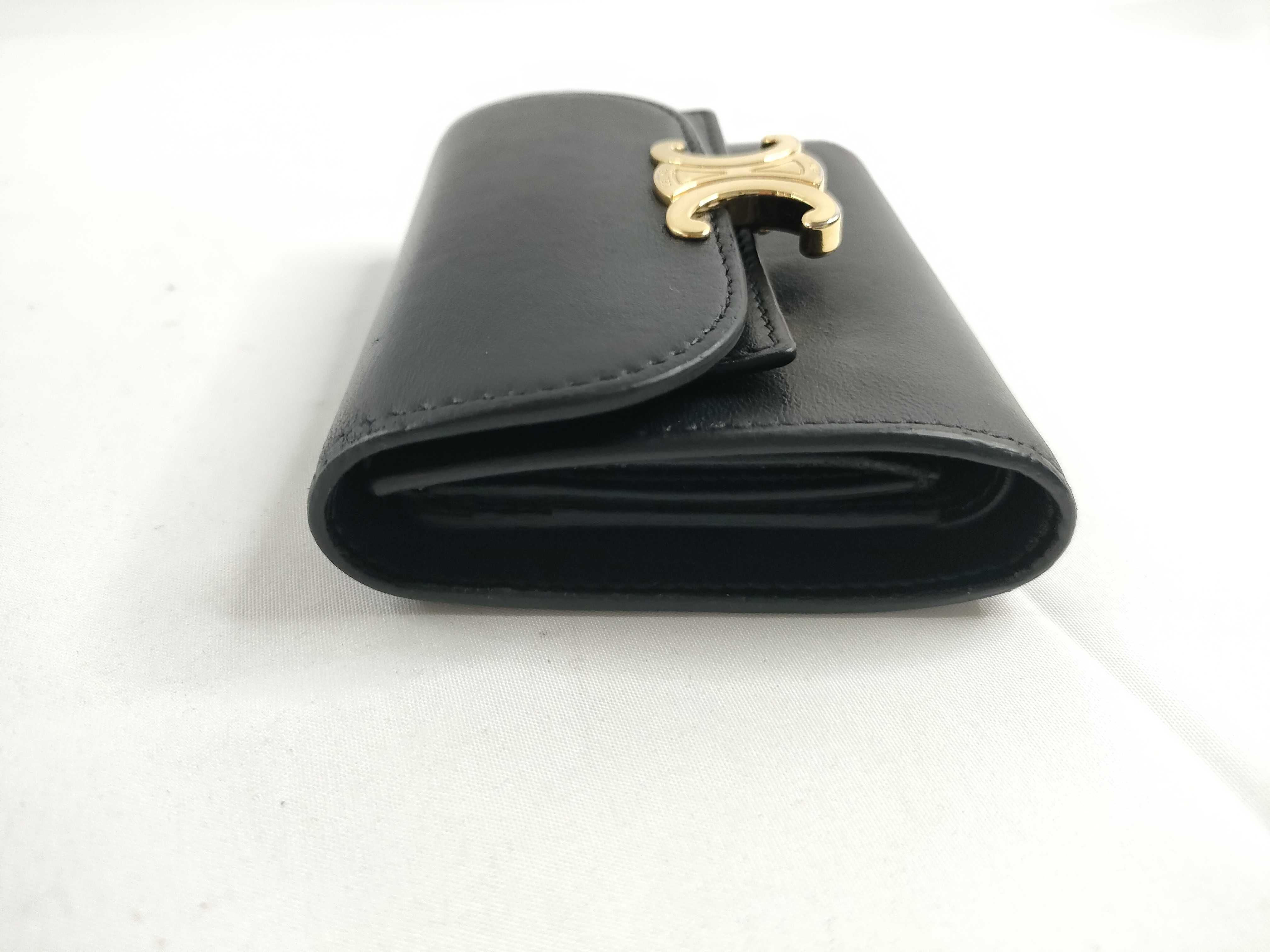 Triomphe Small Flap Wallet Leather Compact Wallet Black — view 5