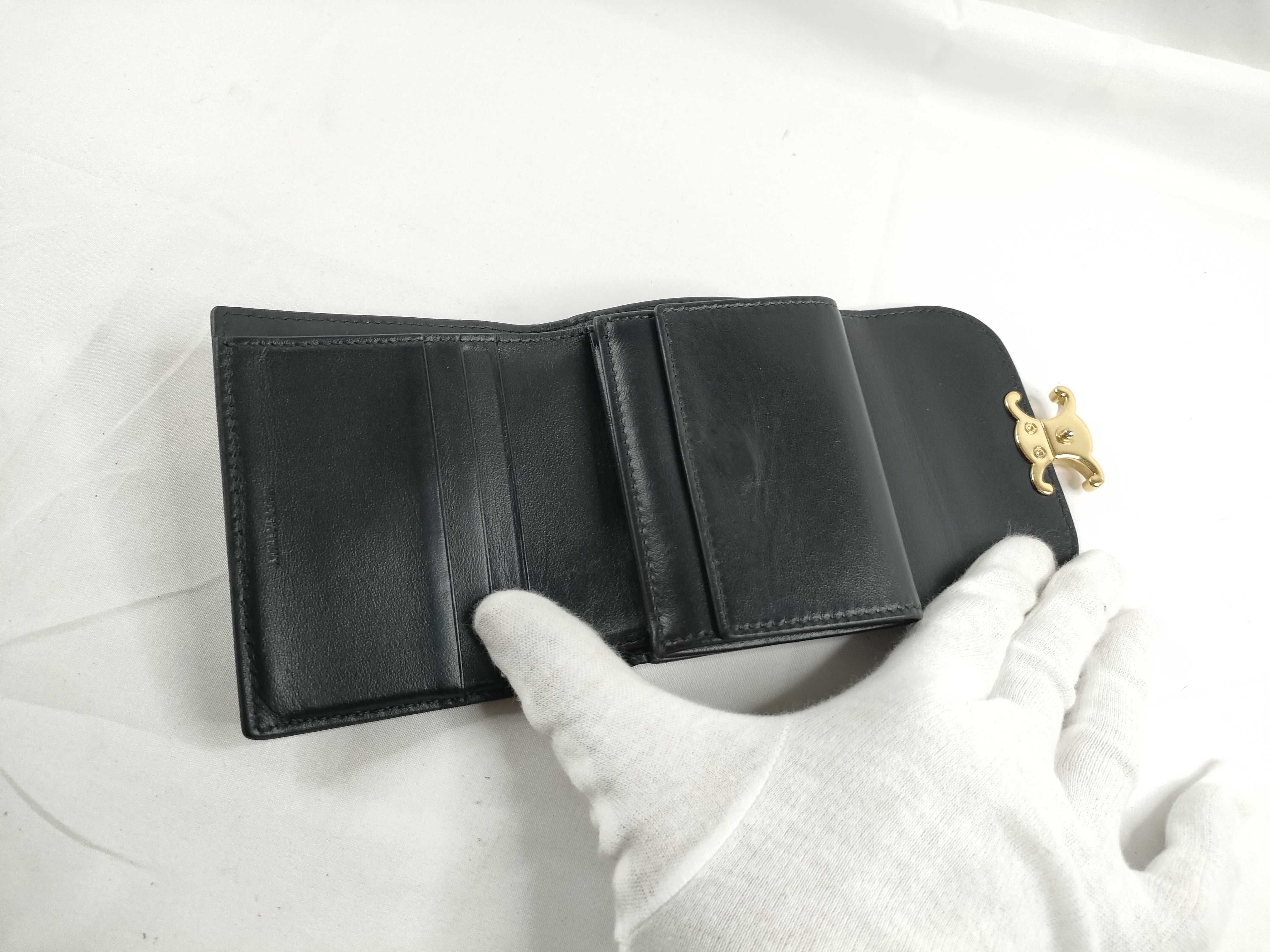Triomphe Small Flap Wallet Leather Compact Wallet Black — view 8