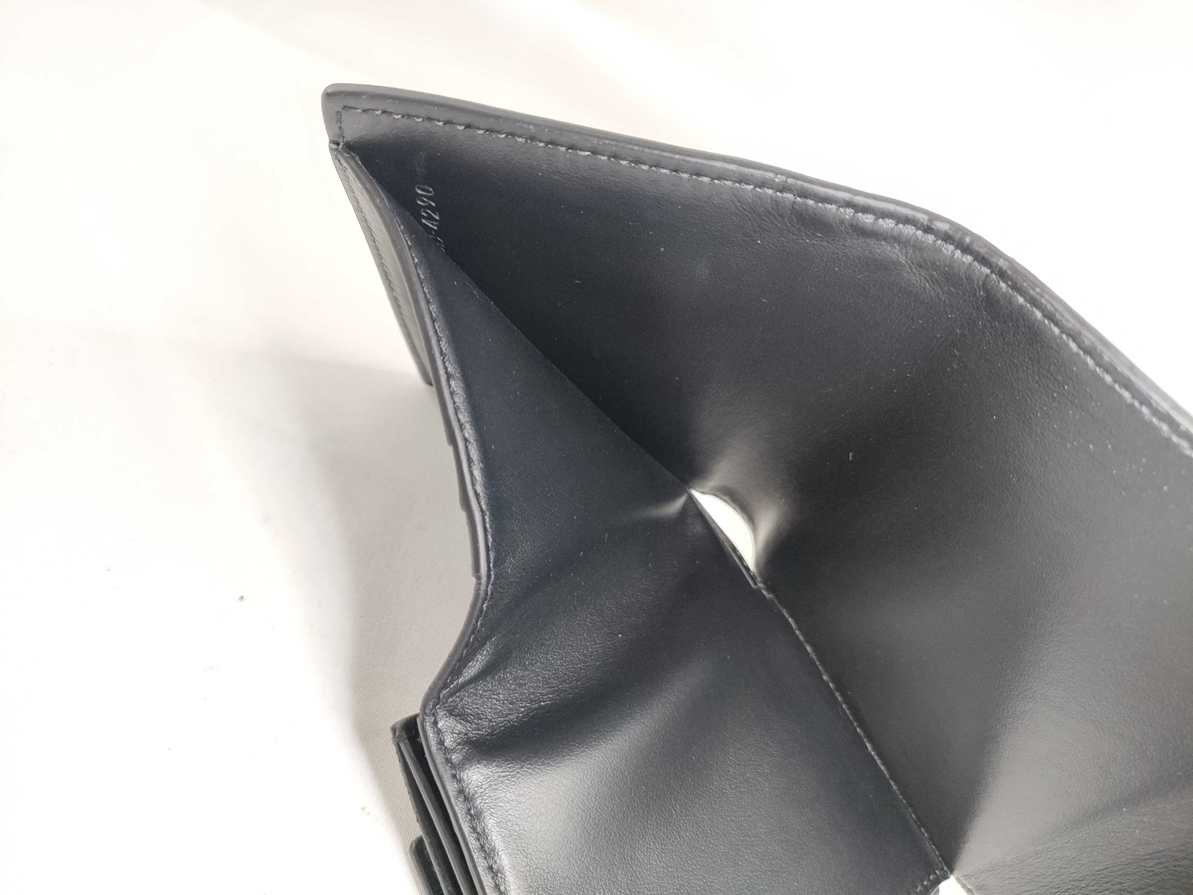 Triomphe Small Flap Wallet Leather Compact Wallet Black — view 10