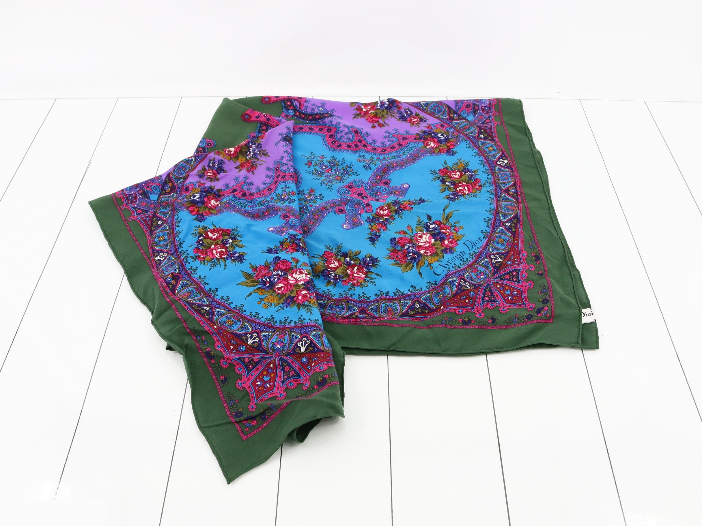 scarf — view 3