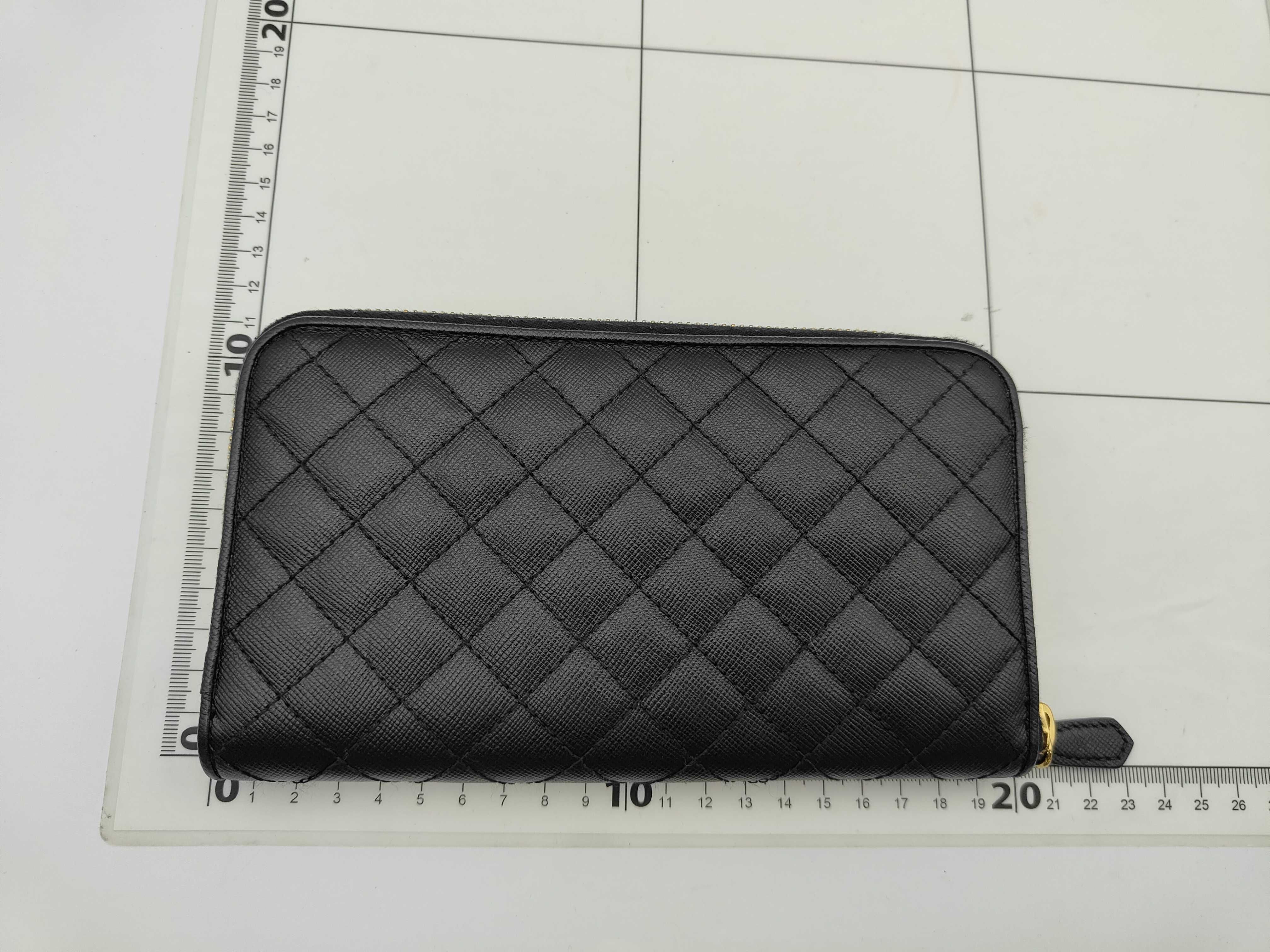 1M0506 Saffiano Quilted Round Zip Wallet — view 2