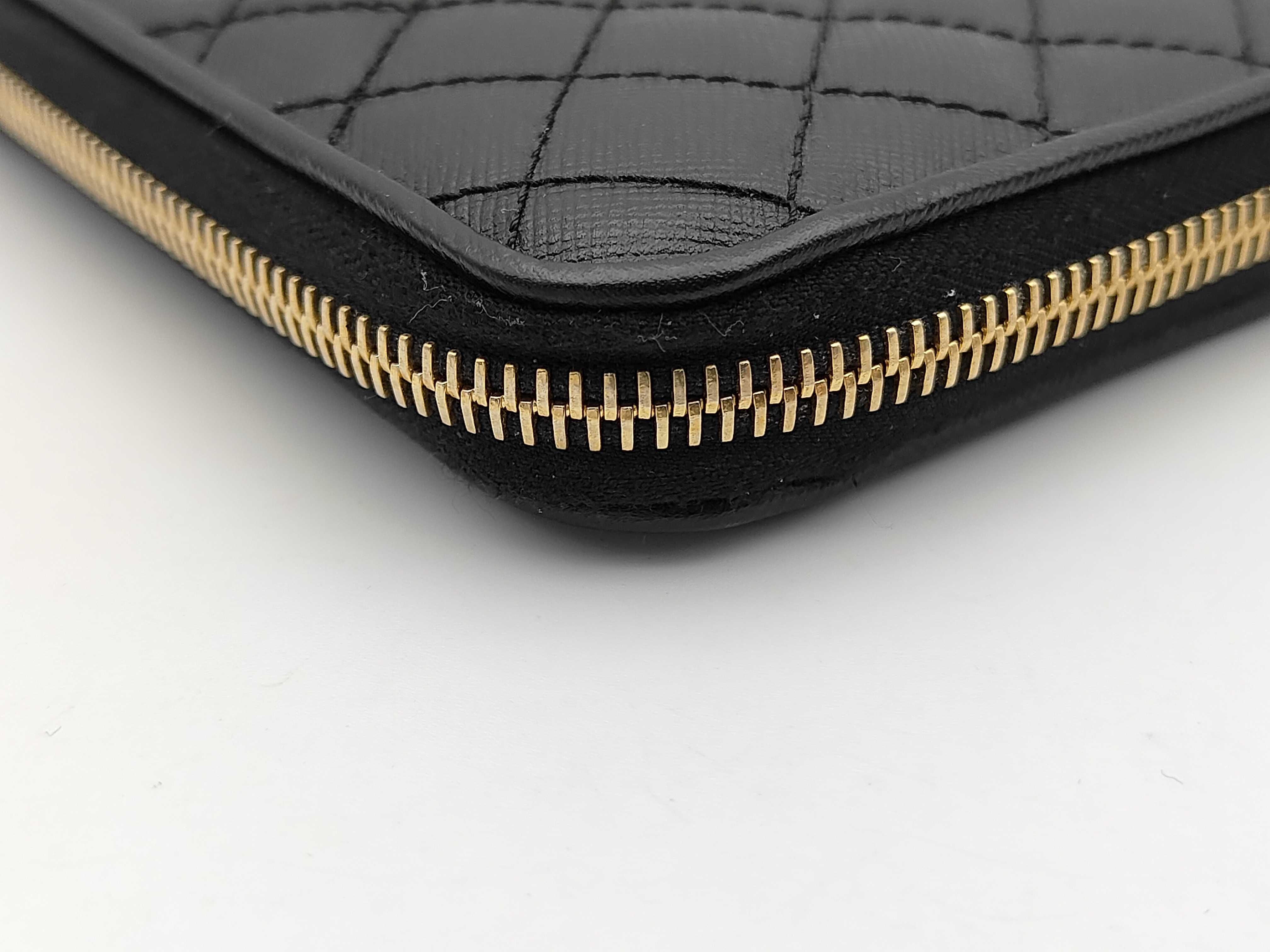 1M0506 Saffiano Quilted Round Zip Wallet — view 3