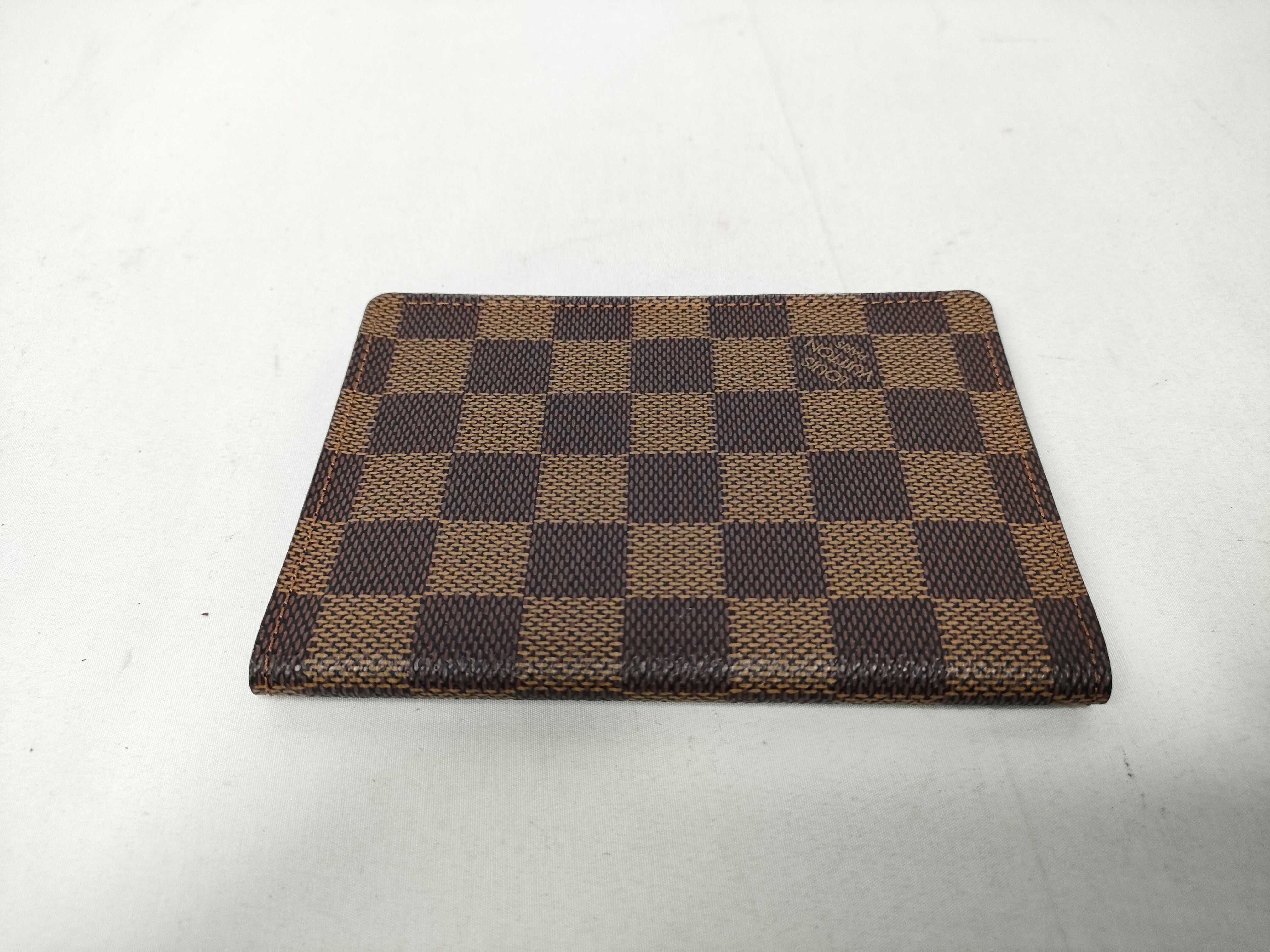 Damier Louis Vuitton Damier Couverture Passport Cover and other accessories — view 6
