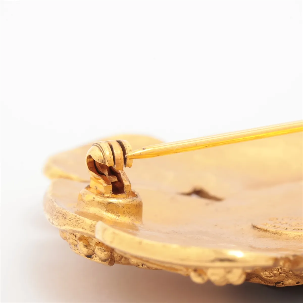 Cocomark Gripore 96A Brooch GP x Color Stone Black x Gold — view 3