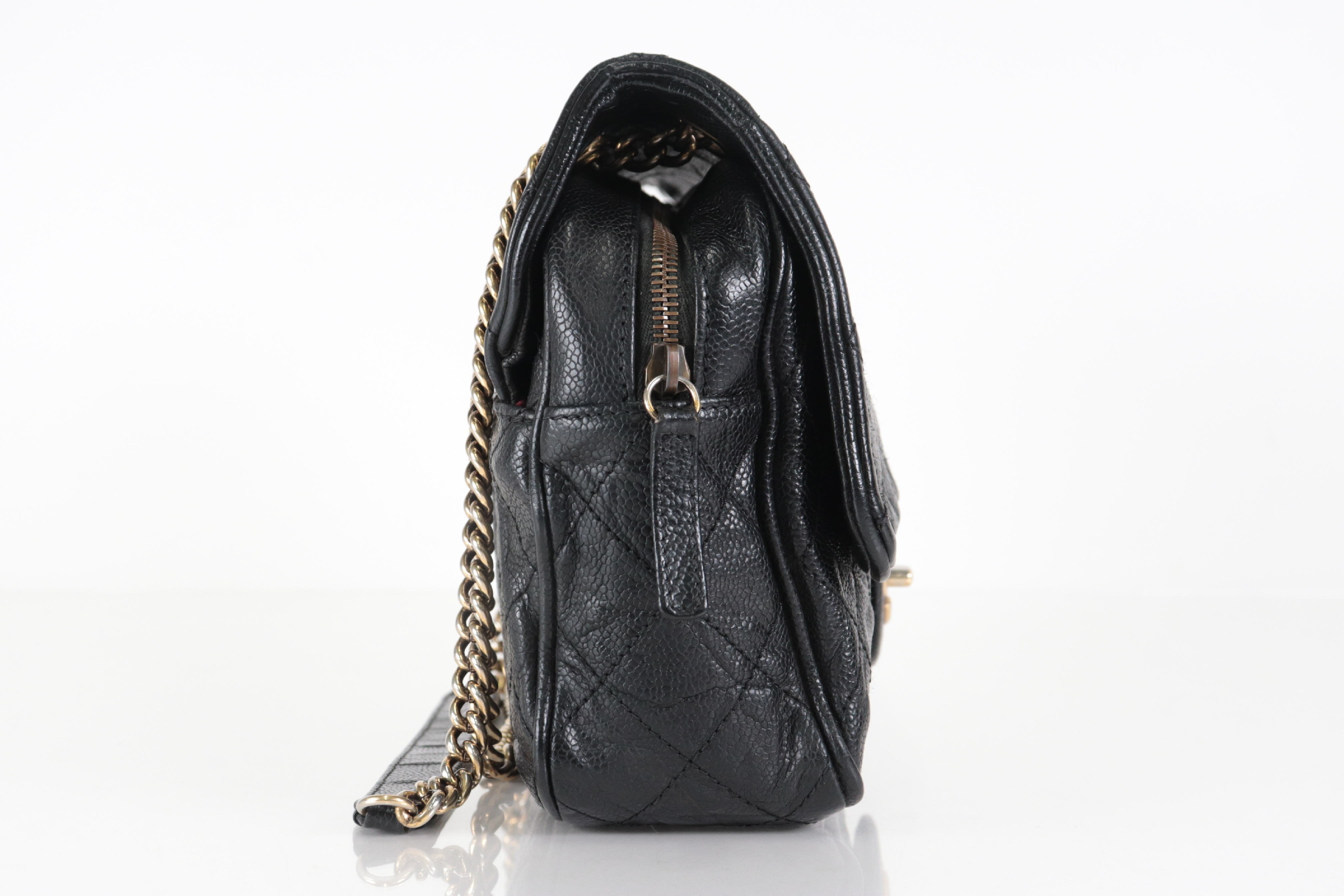 Turnlock Caviar Chain Shoulder Bag (Serial No. 16) — view 5